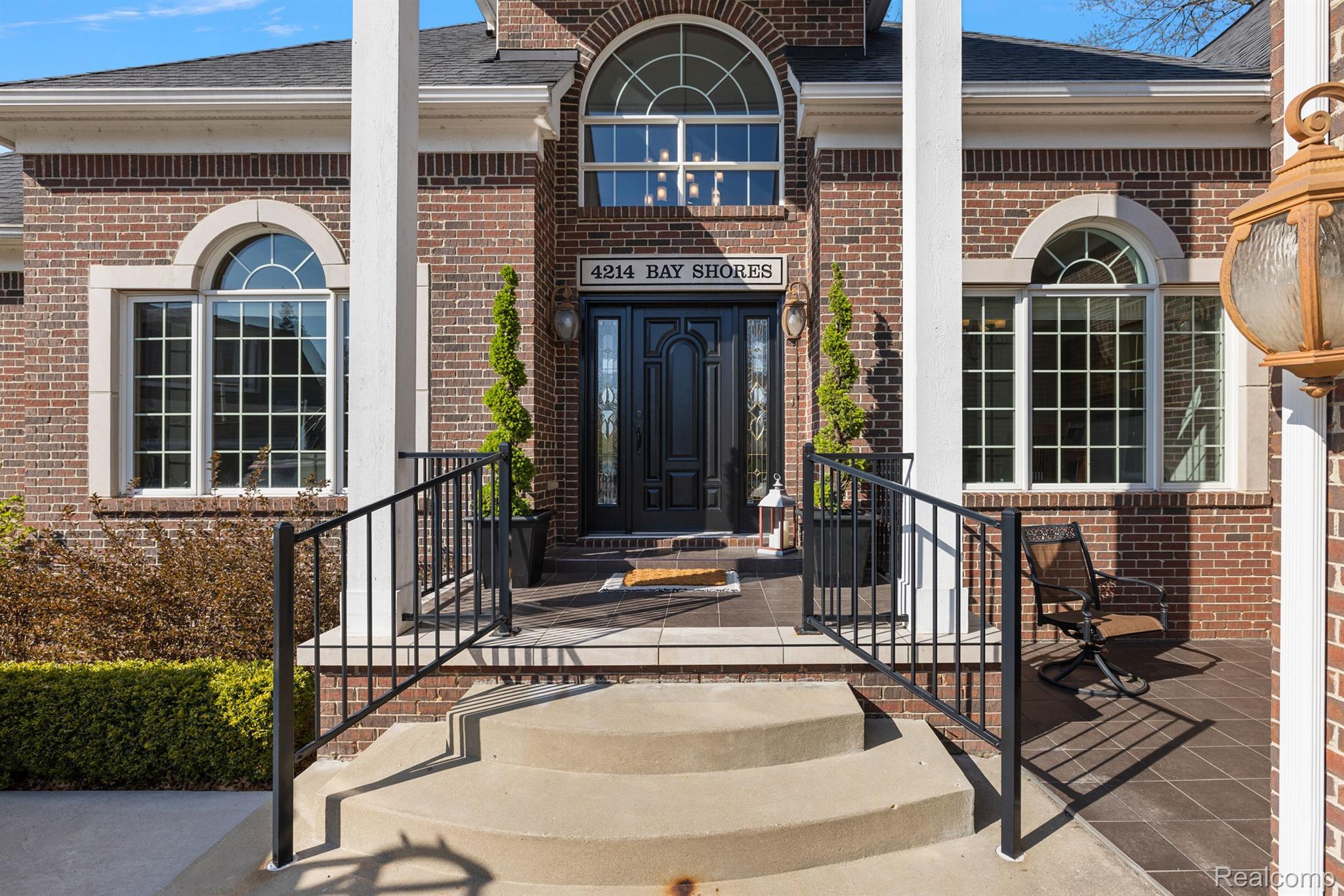 4214 Bay Shores Drive