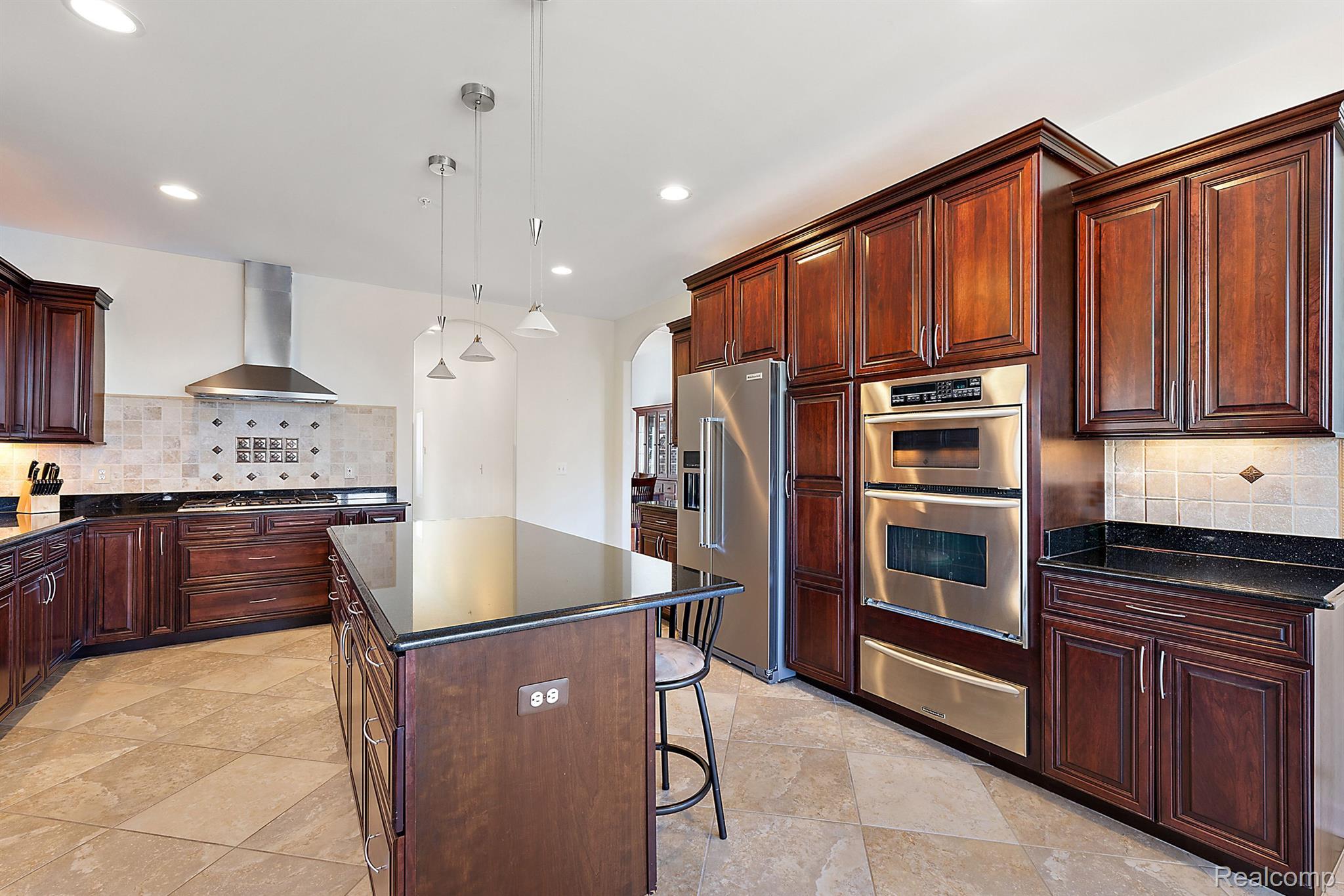 4214 Bay Shores Drive