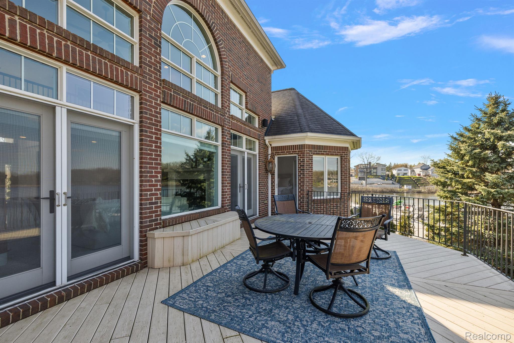 4214 Bay Shores Drive