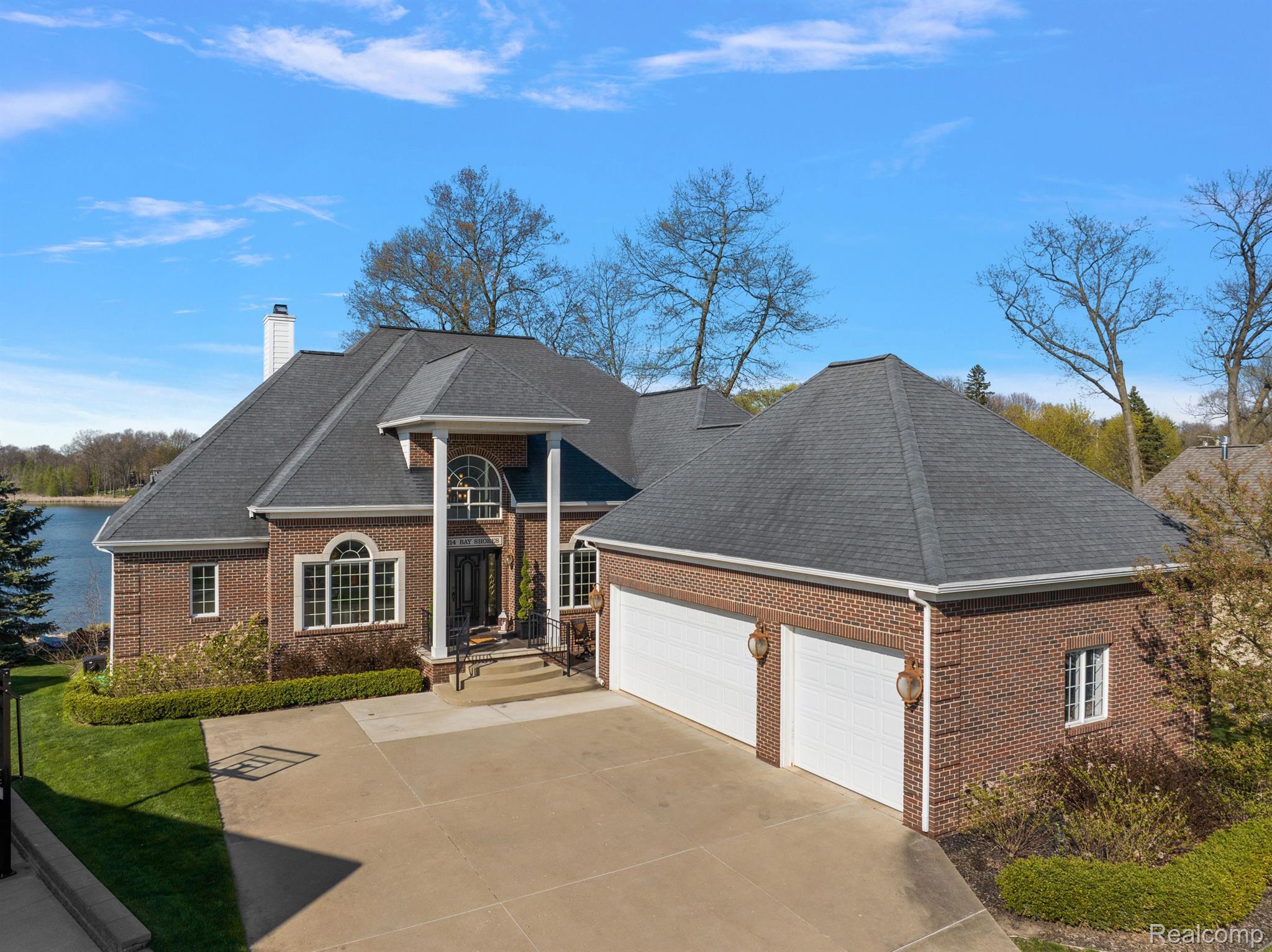 4214 Bay Shores Drive