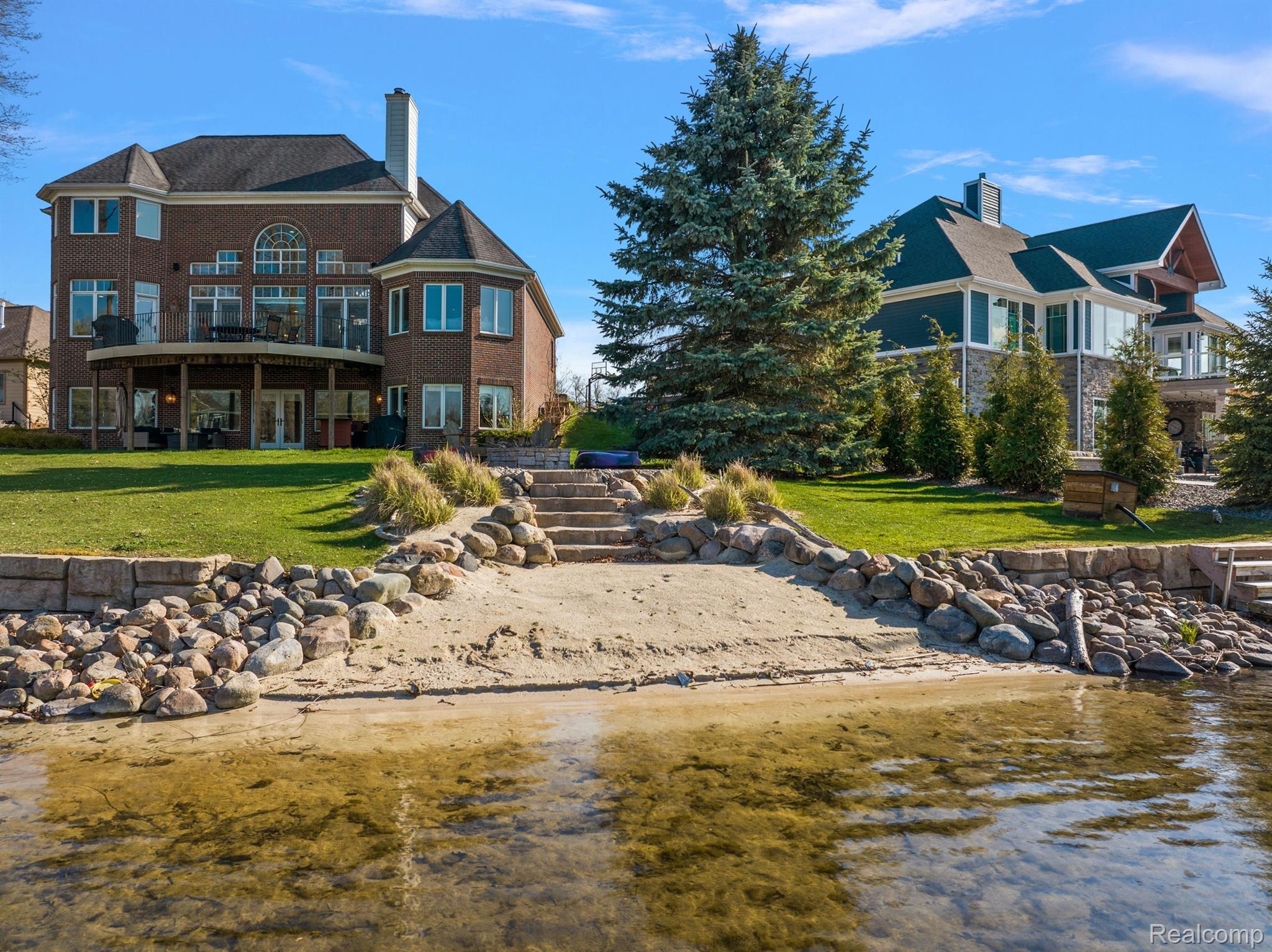 4214 Bay Shores Drive