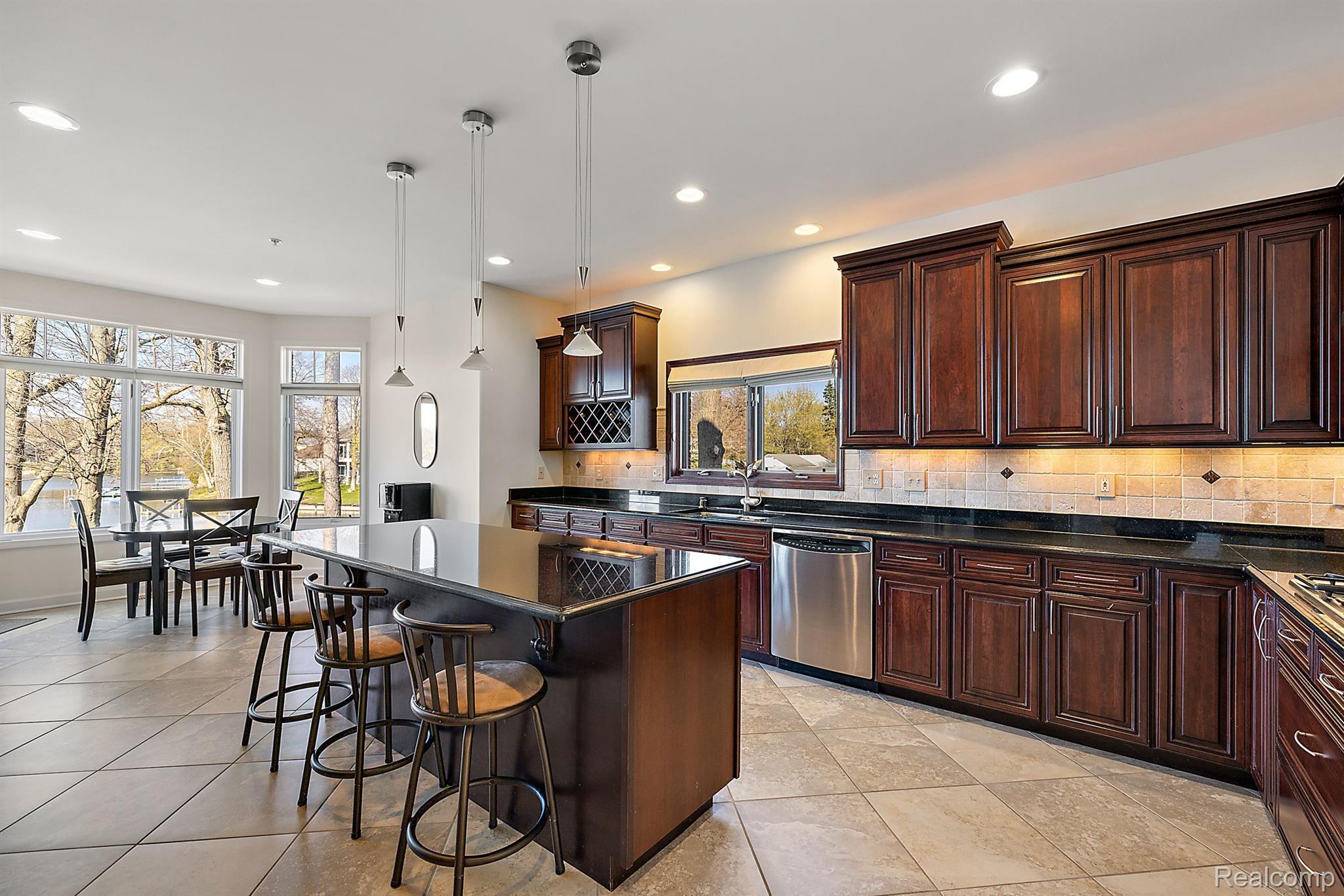 4214 Bay Shores Drive