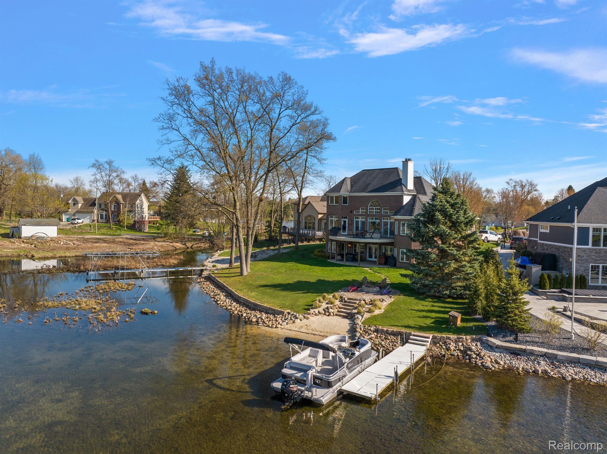 4214 Bay Shores Drive