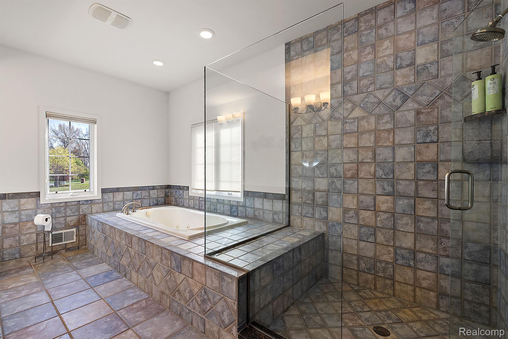 4214 Bay Shores Drive