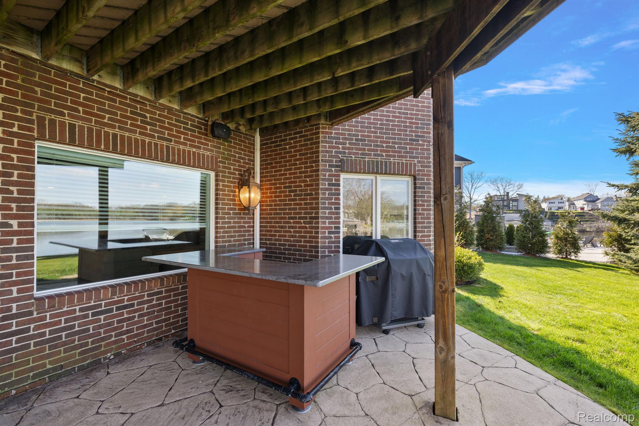 4214 Bay Shores Drive