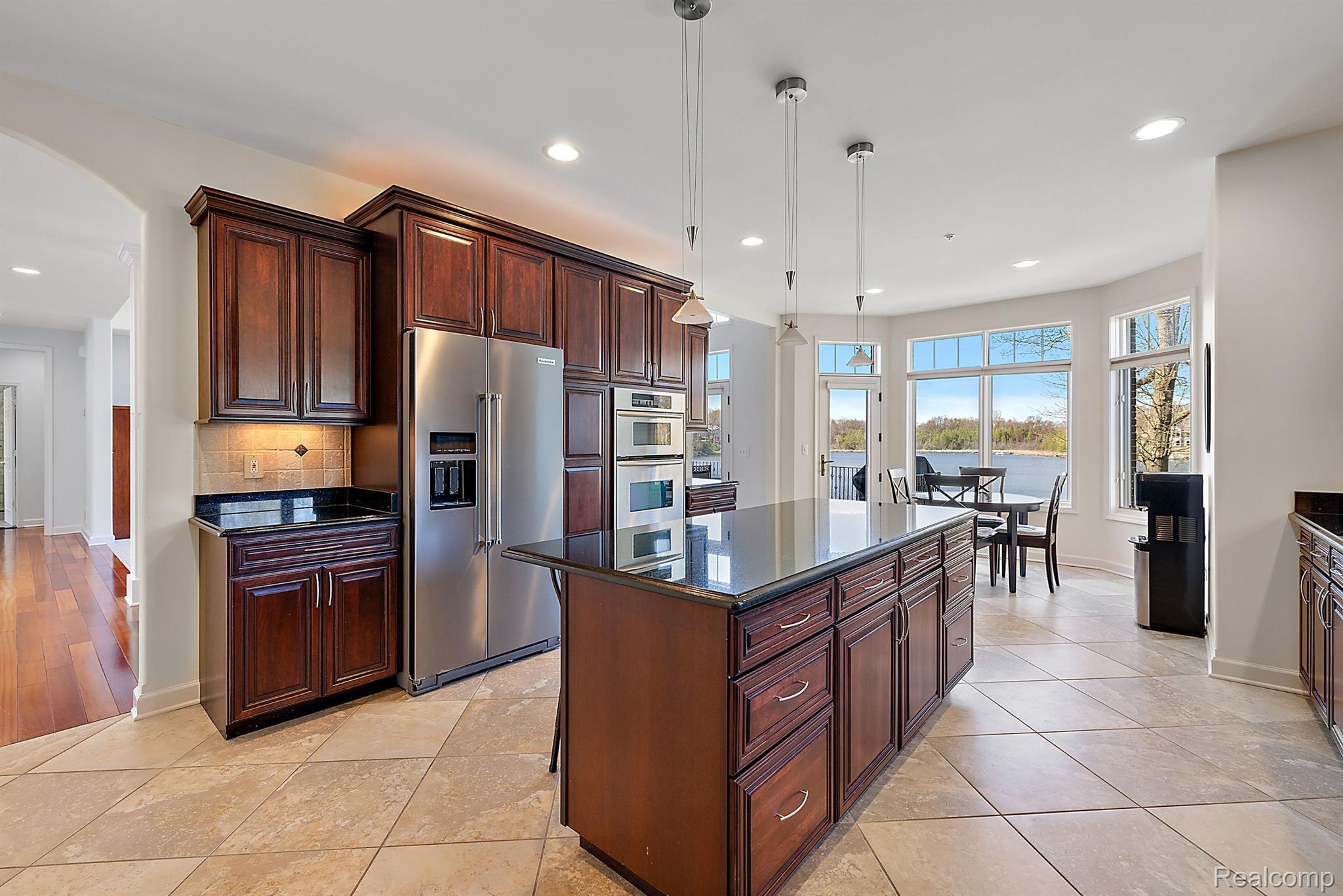 4214 Bay Shores Drive