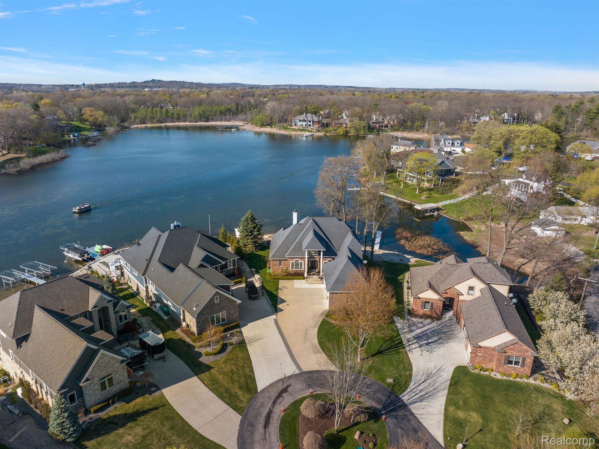 4214 Bay Shores Drive