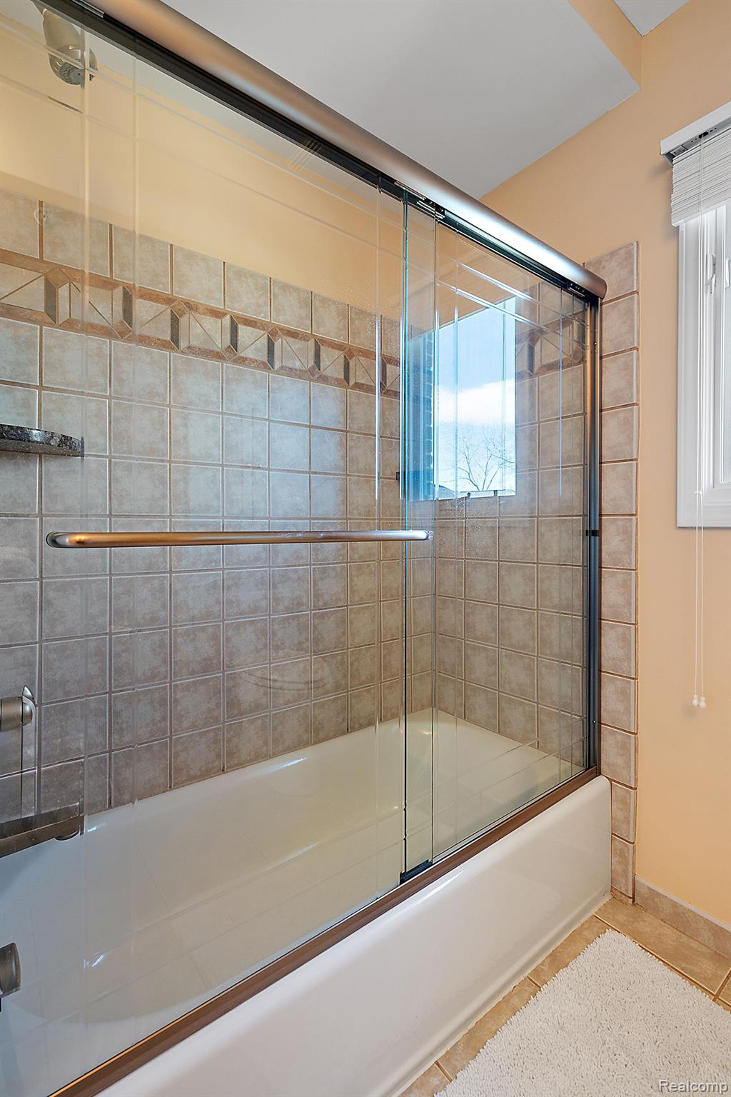 4214 Bay Shores Drive