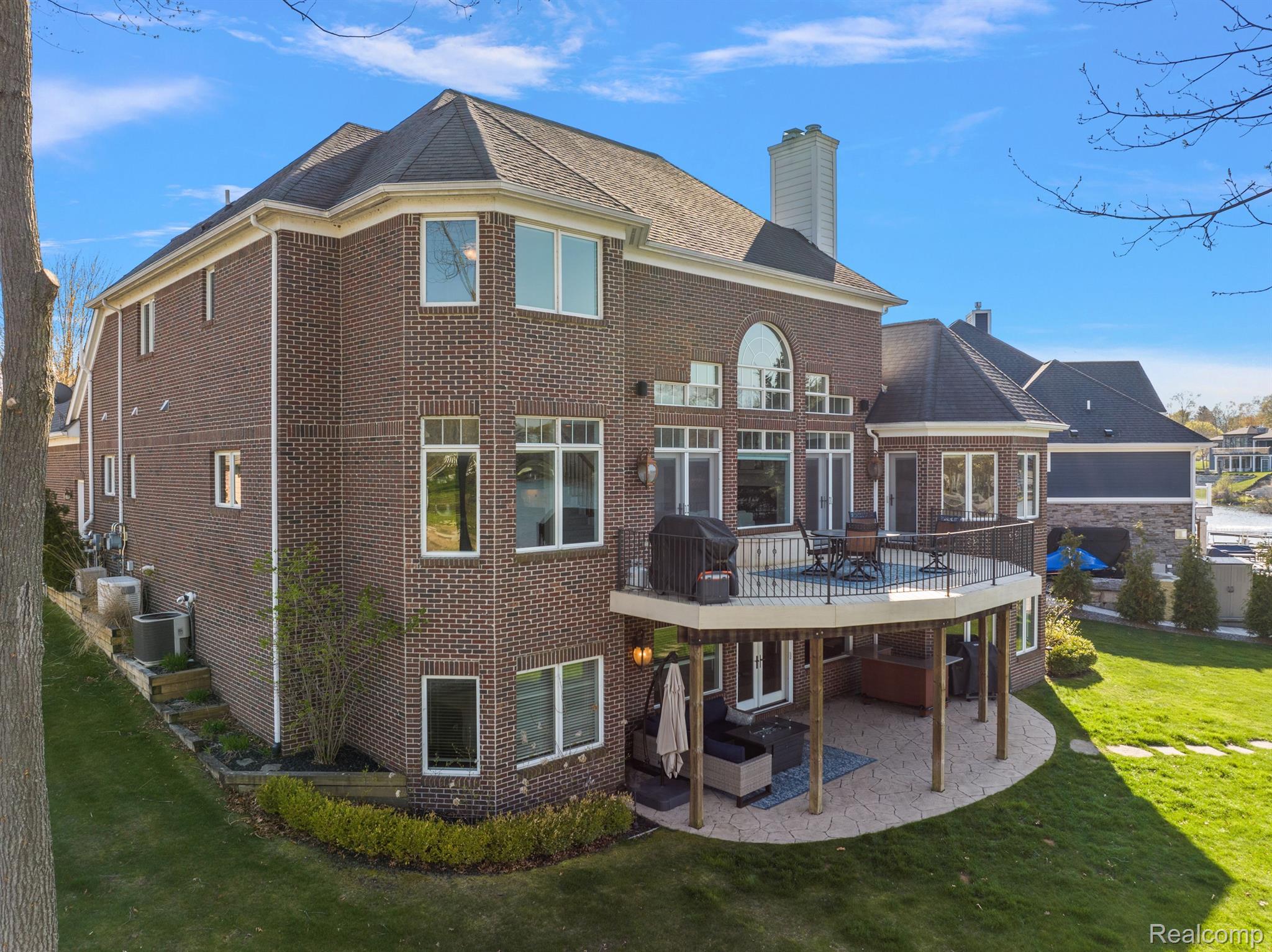 4214 Bay Shores Drive