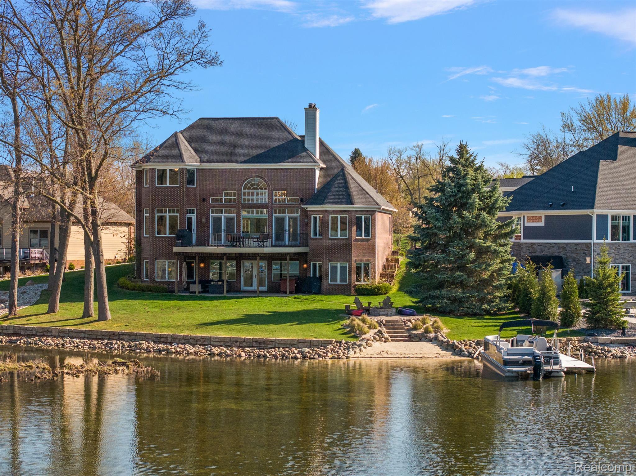 4214 Bay Shores Drive