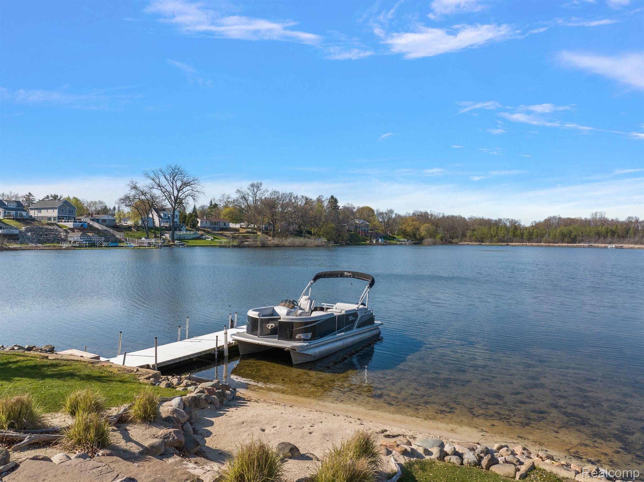 4214 Bay Shores Drive