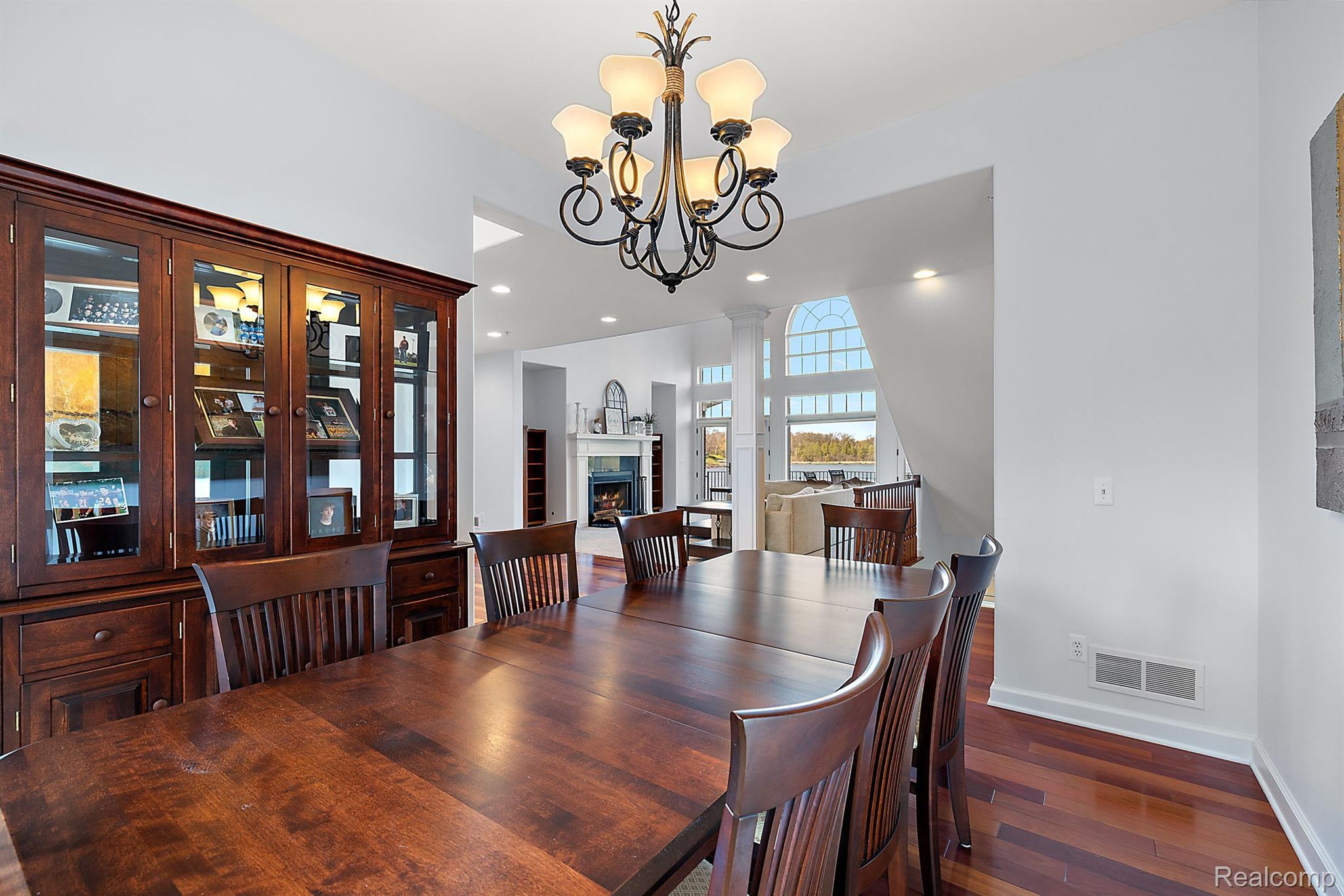 4214 Bay Shores Drive