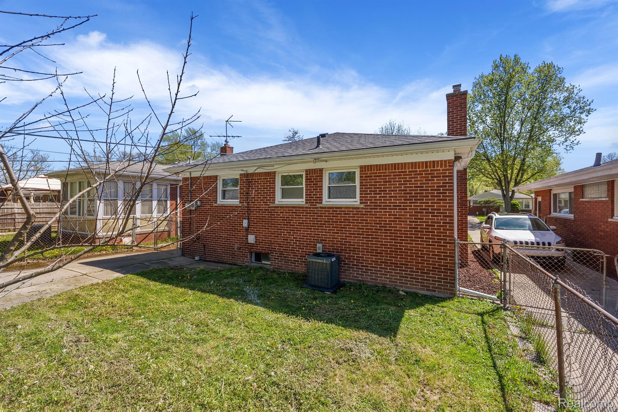 20275 HUNT CLUB Drive