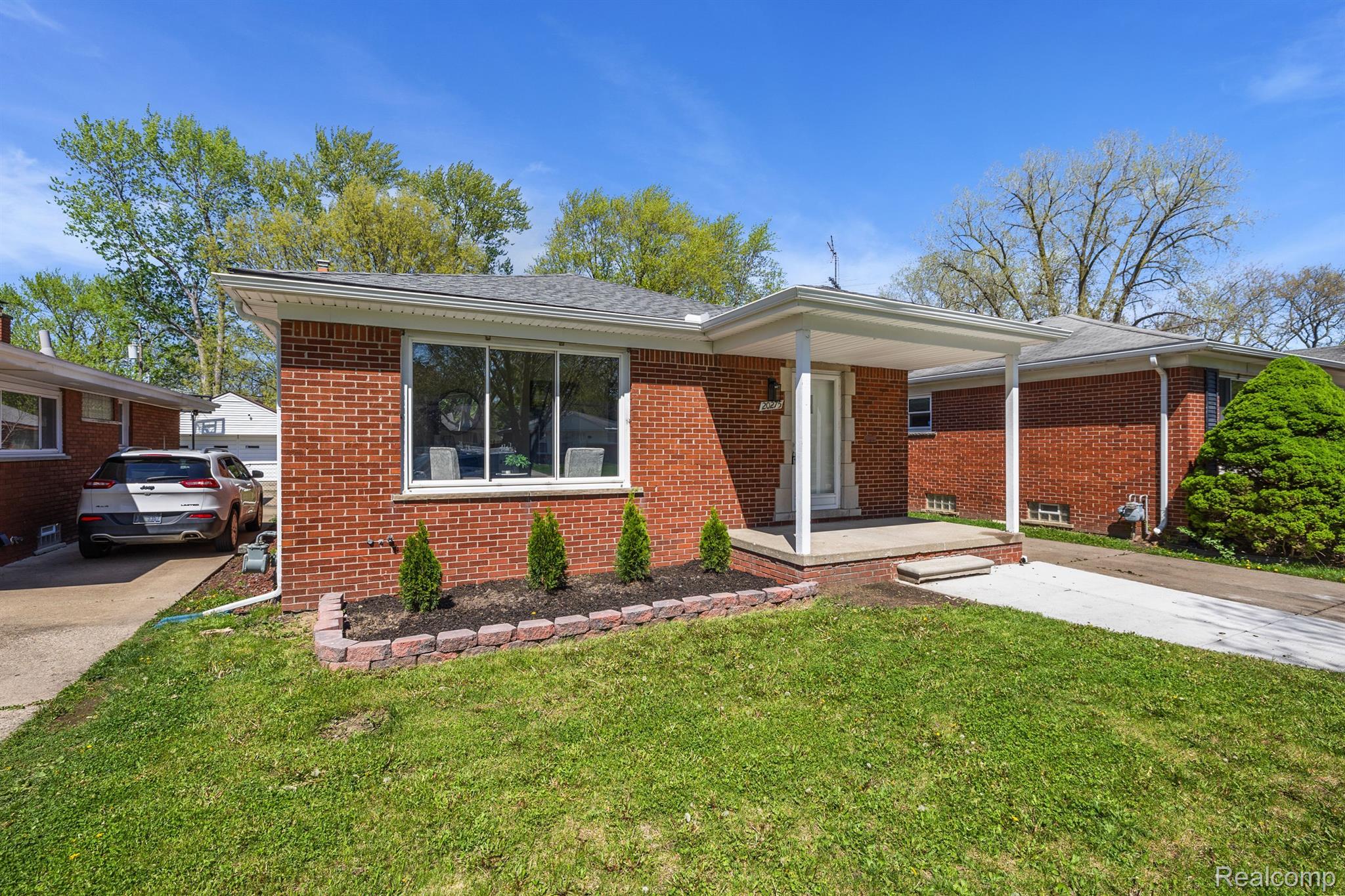 20275 HUNT CLUB Drive