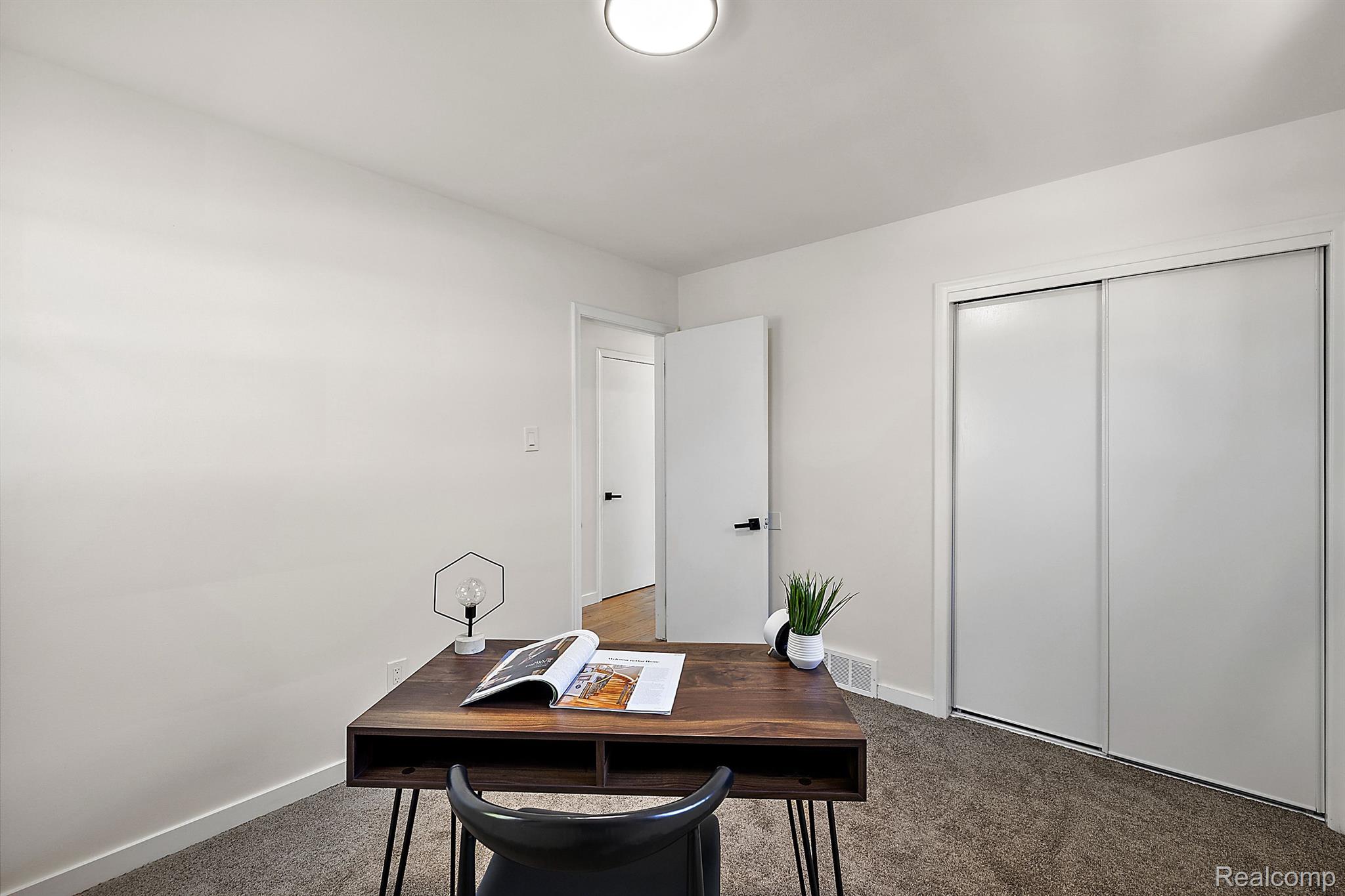 20275 HUNT CLUB Drive