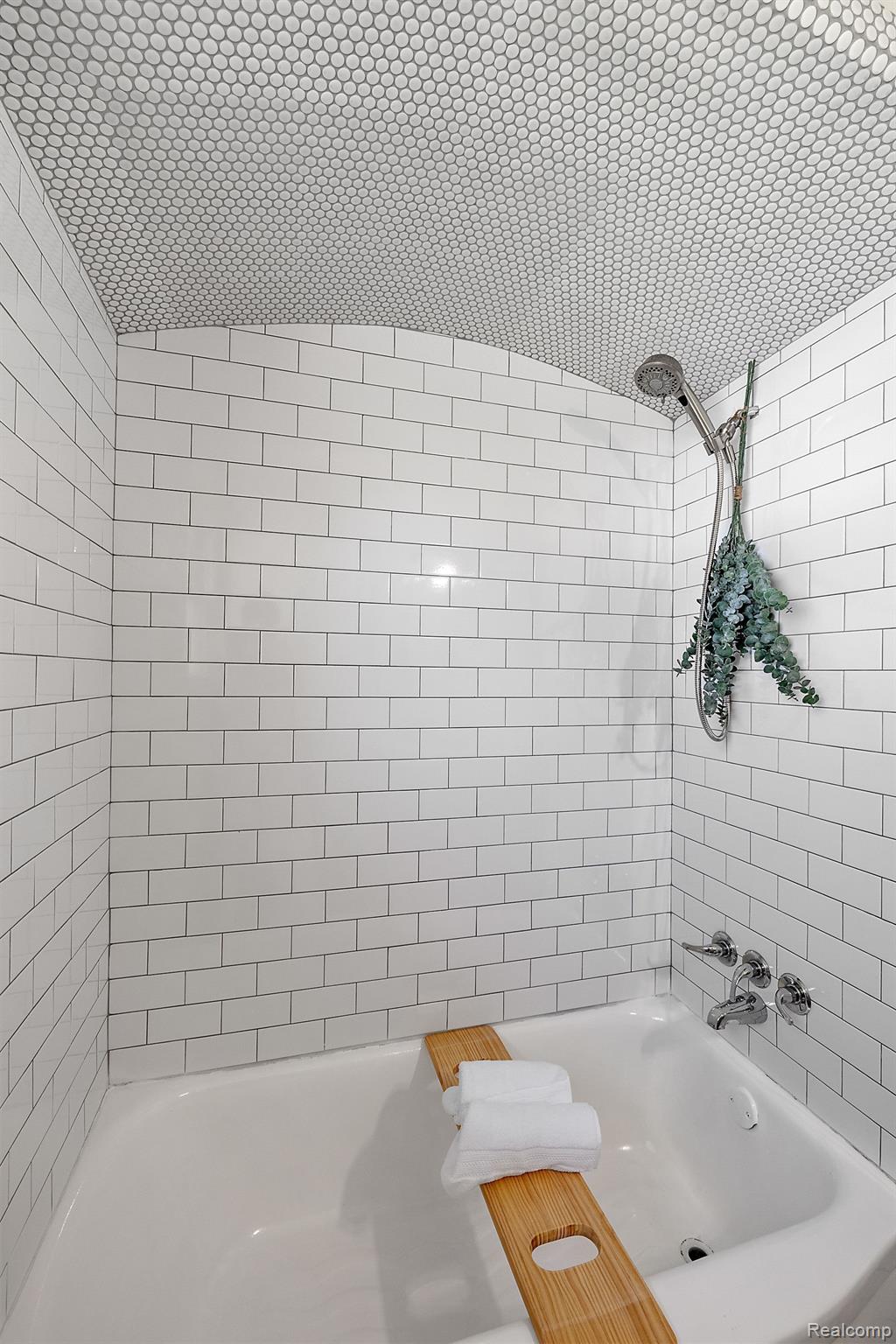 20275 HUNT CLUB Drive