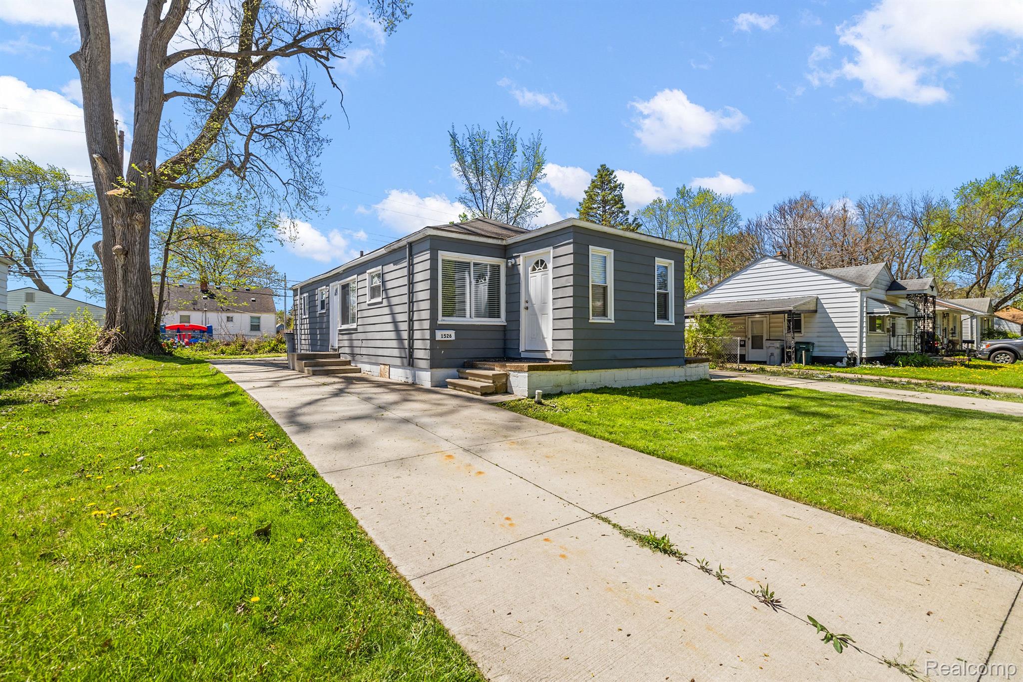 1518 E GEORGE Avenue