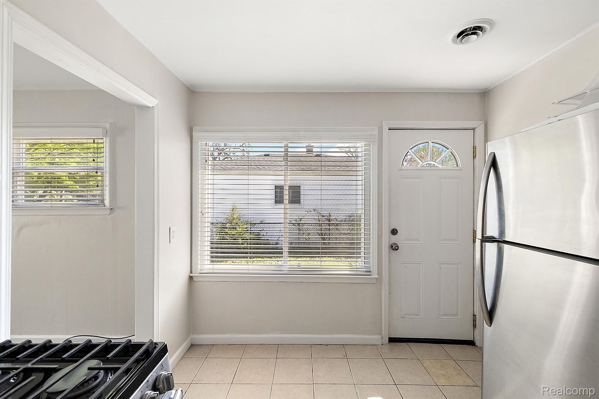 1518 E GEORGE Avenue