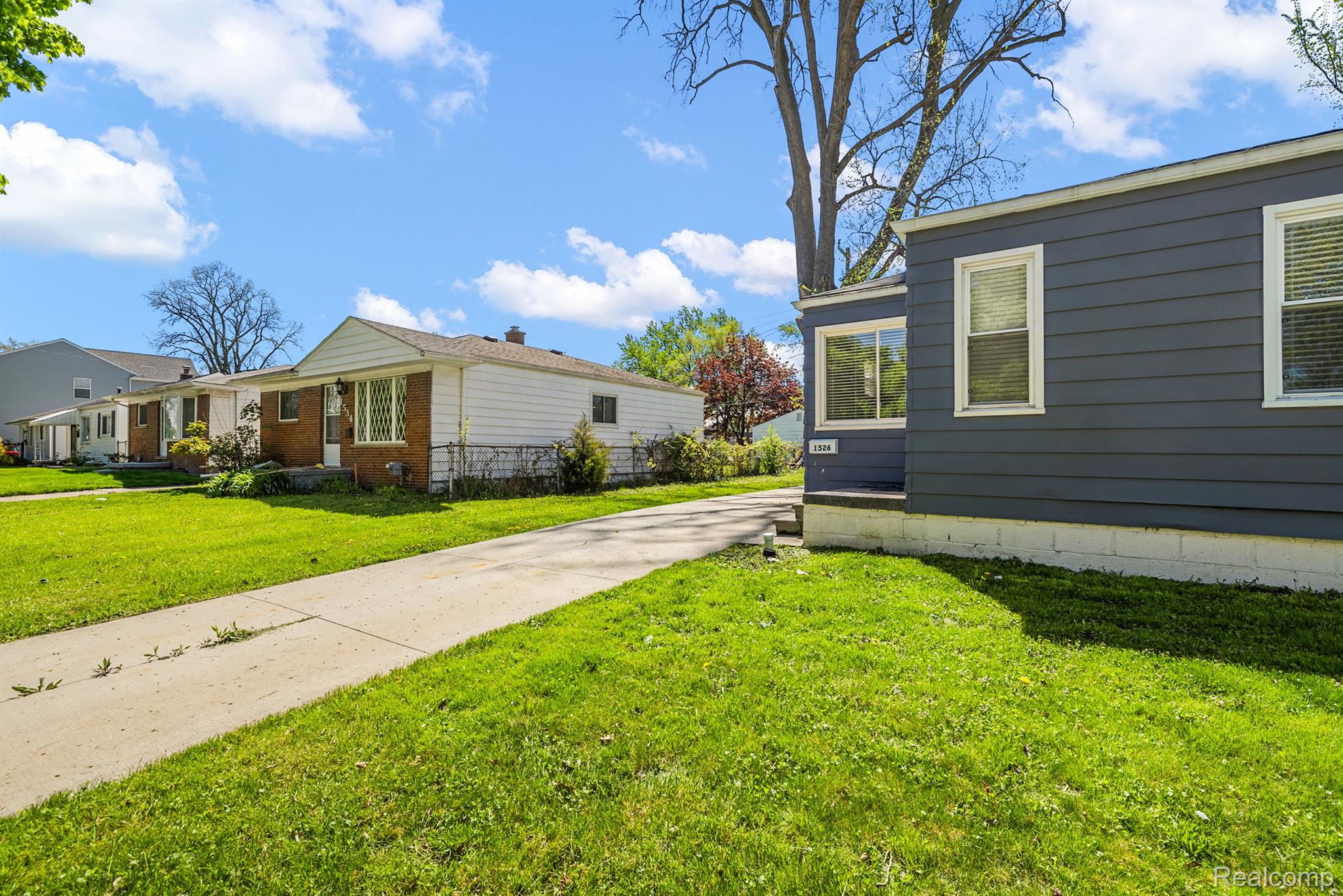 1518 E GEORGE Avenue