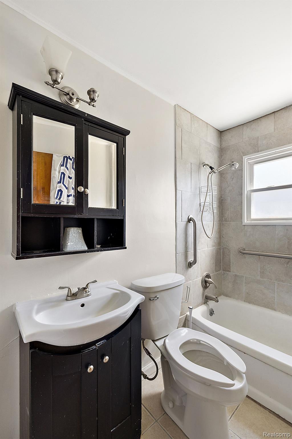 1518 E GEORGE Avenue