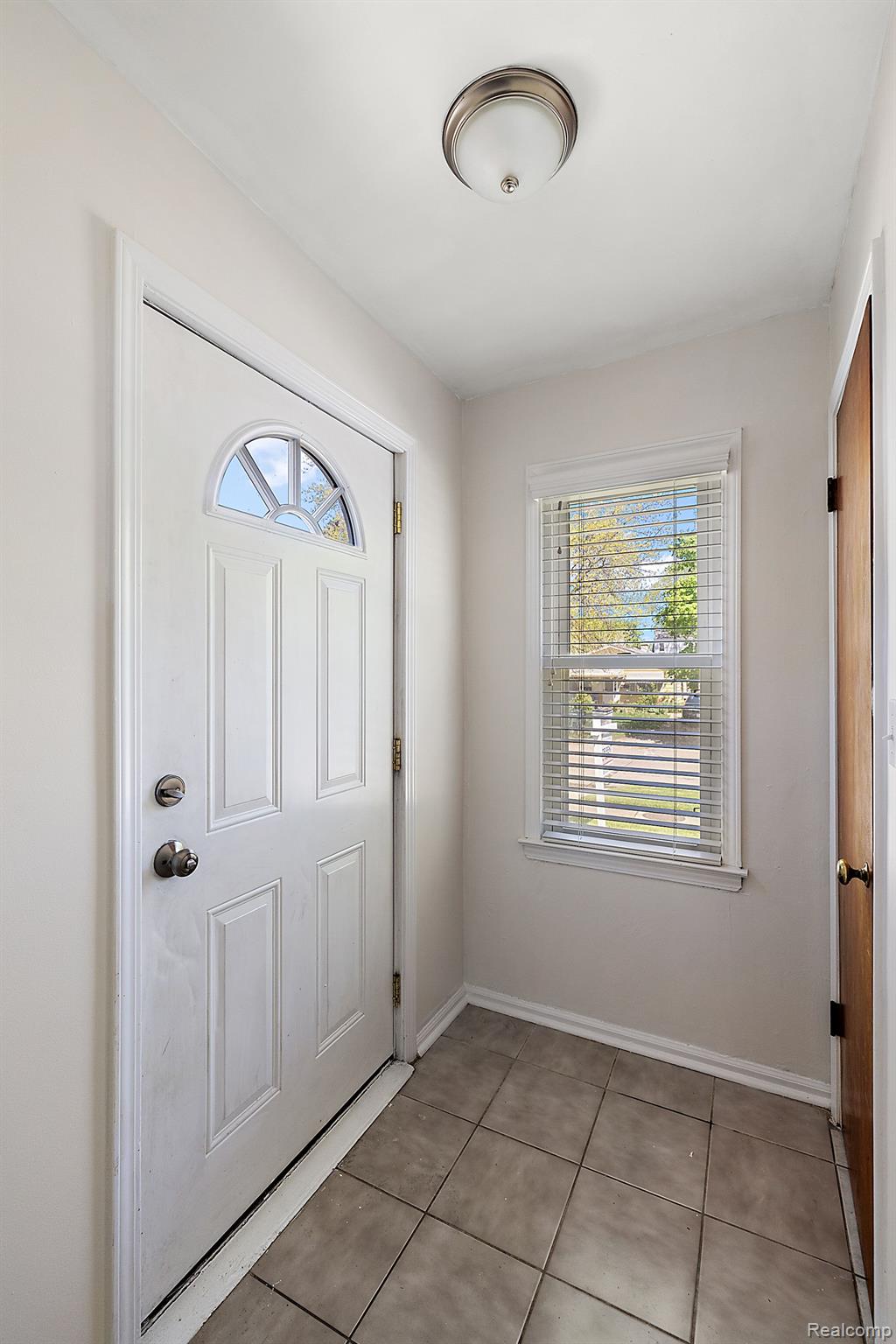 1518 E GEORGE Avenue