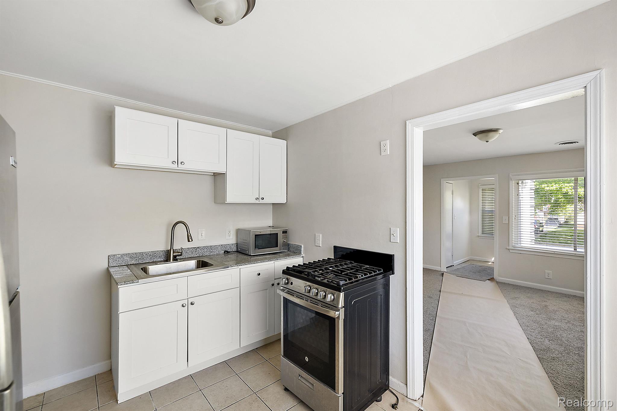 1518 E GEORGE Avenue