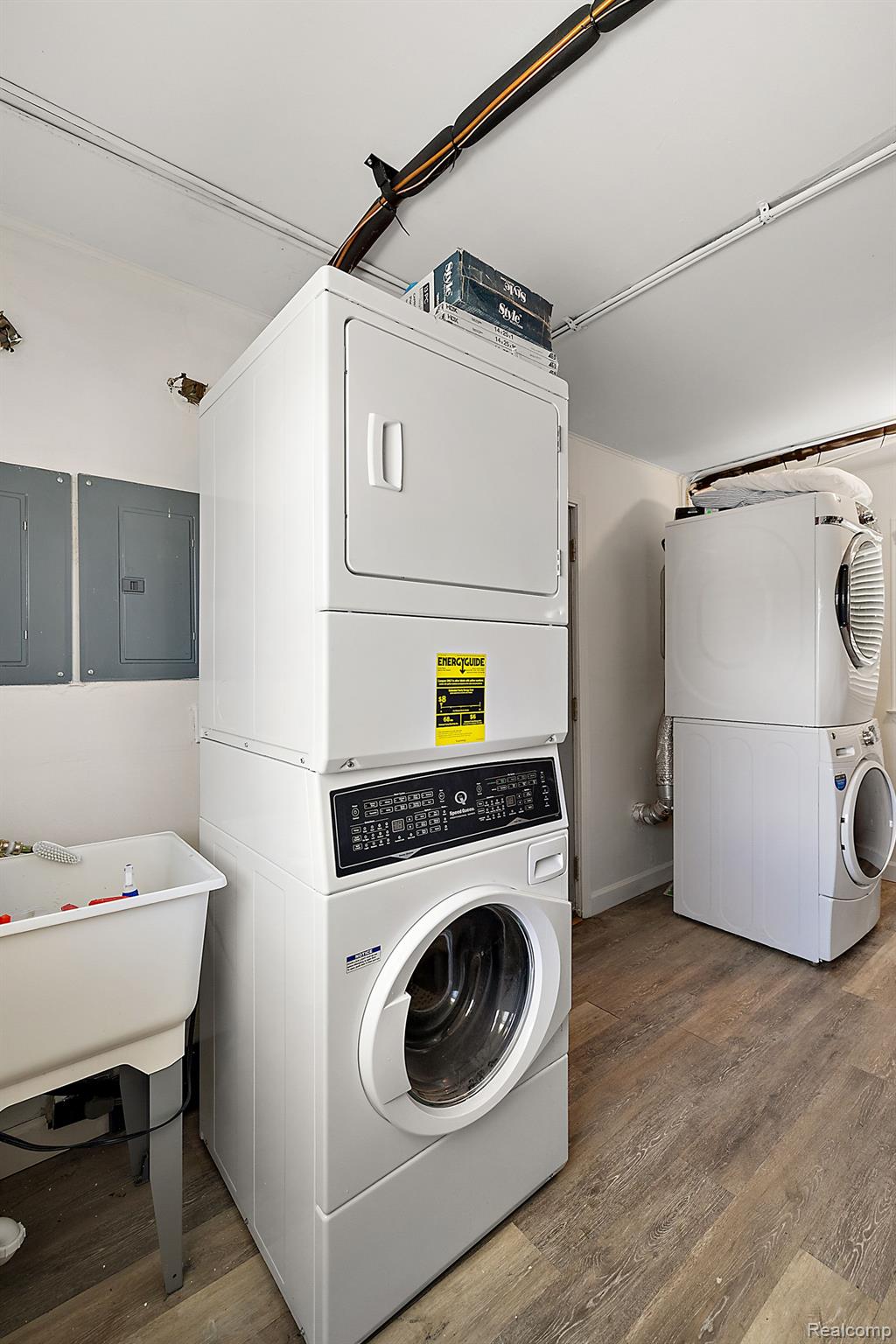 1518 E GEORGE Avenue