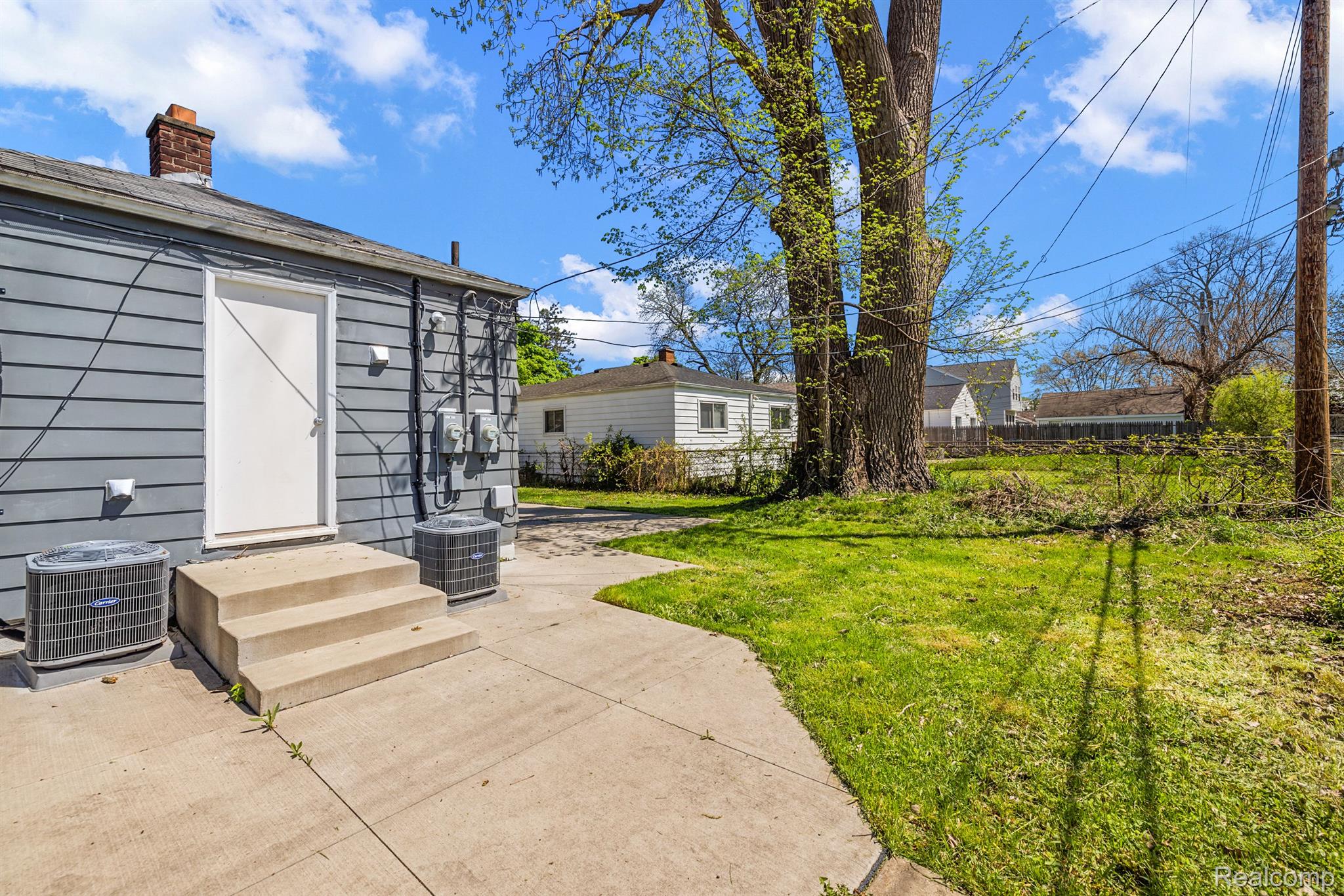 1518 E GEORGE Avenue