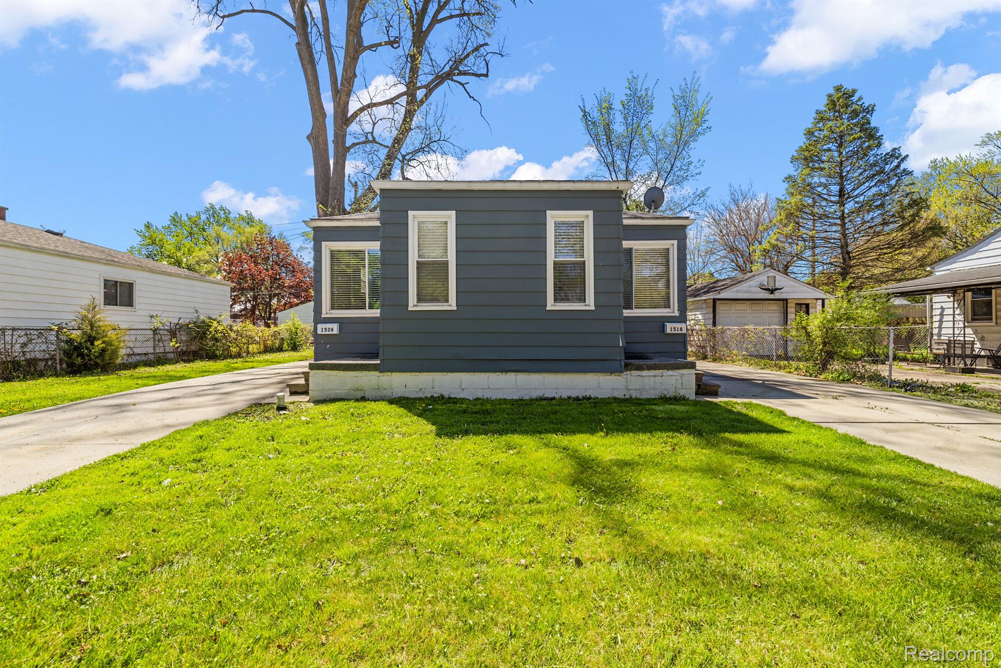 1518 E GEORGE Avenue