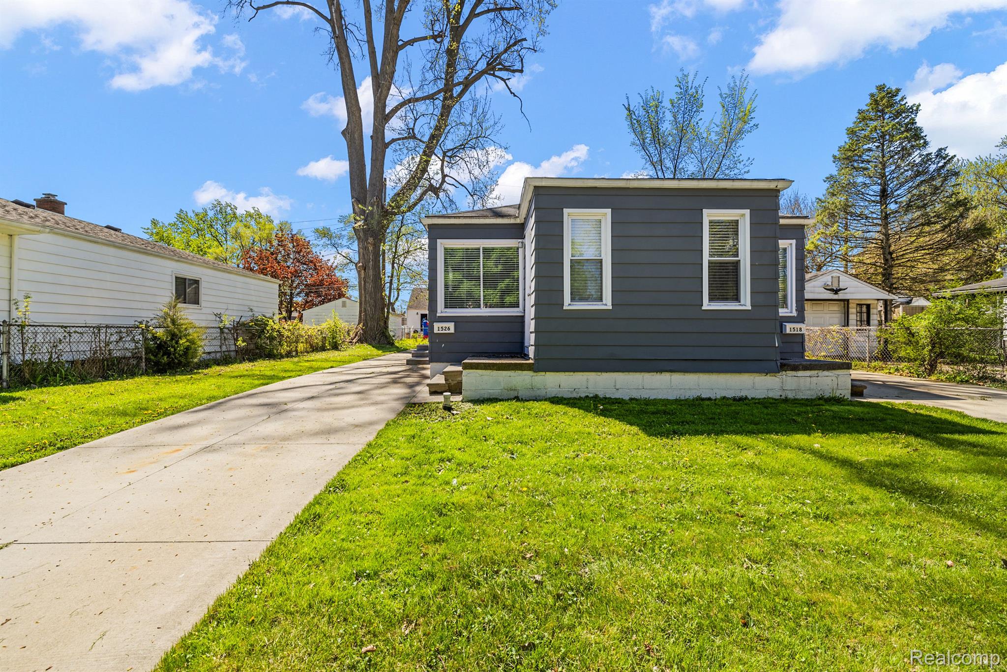 1518 E GEORGE Avenue