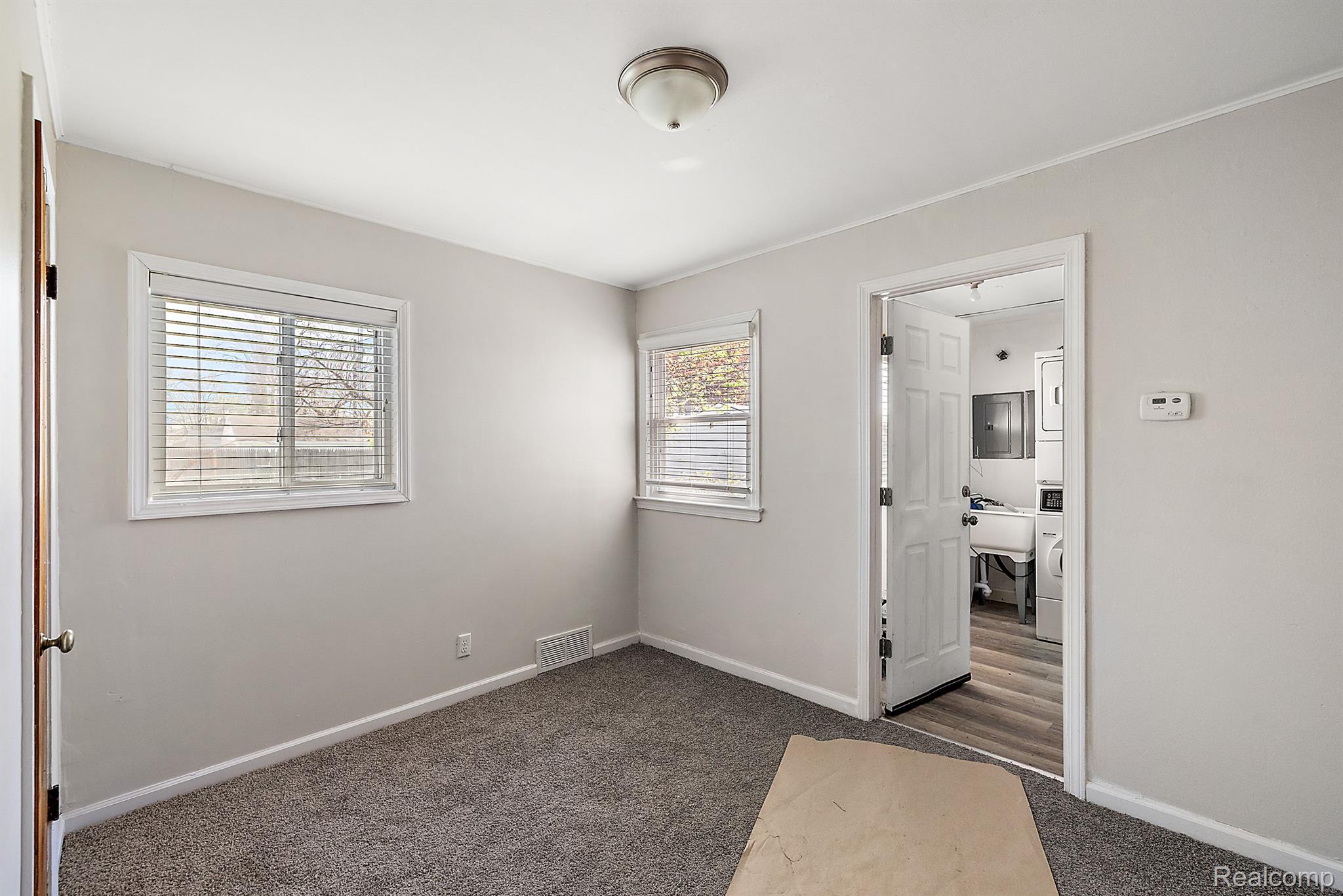 1518 E GEORGE Avenue