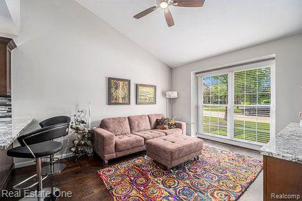 840 Edgemont Run 123