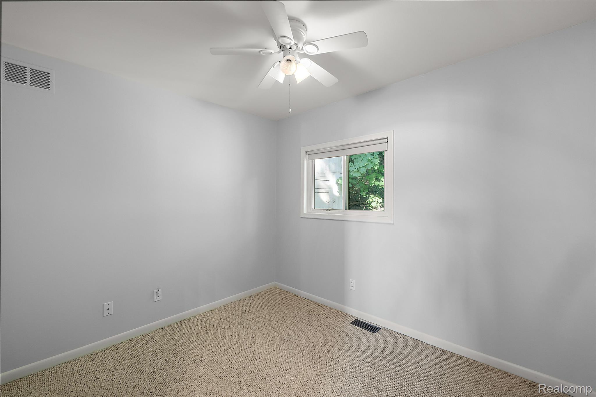 5956 SILVER BIRCH Road