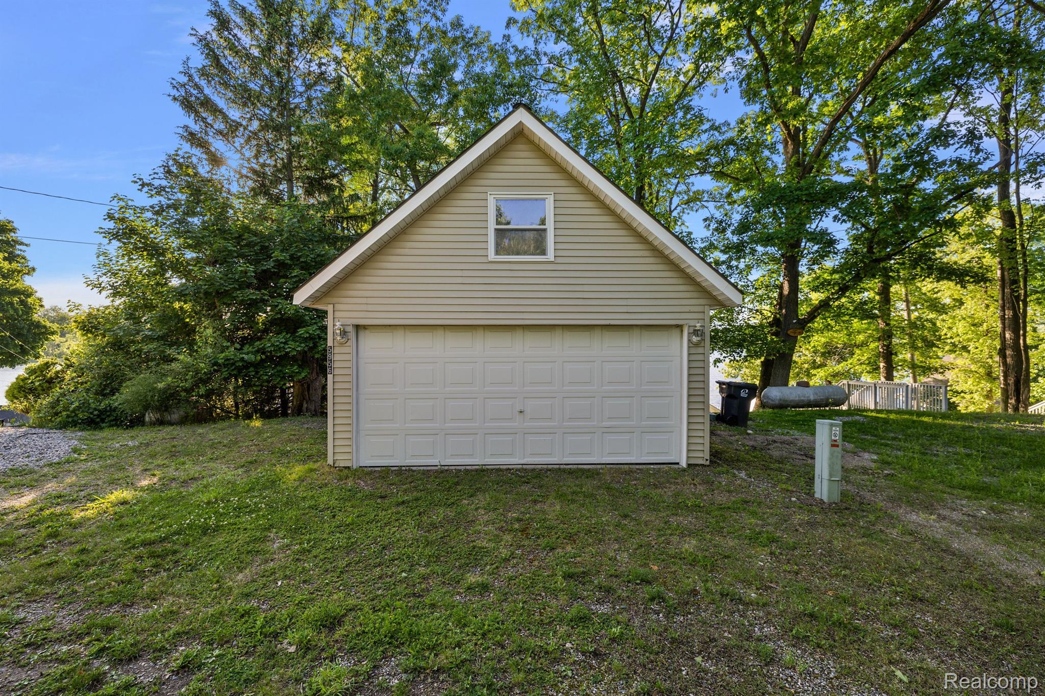 5956 SILVER BIRCH Road