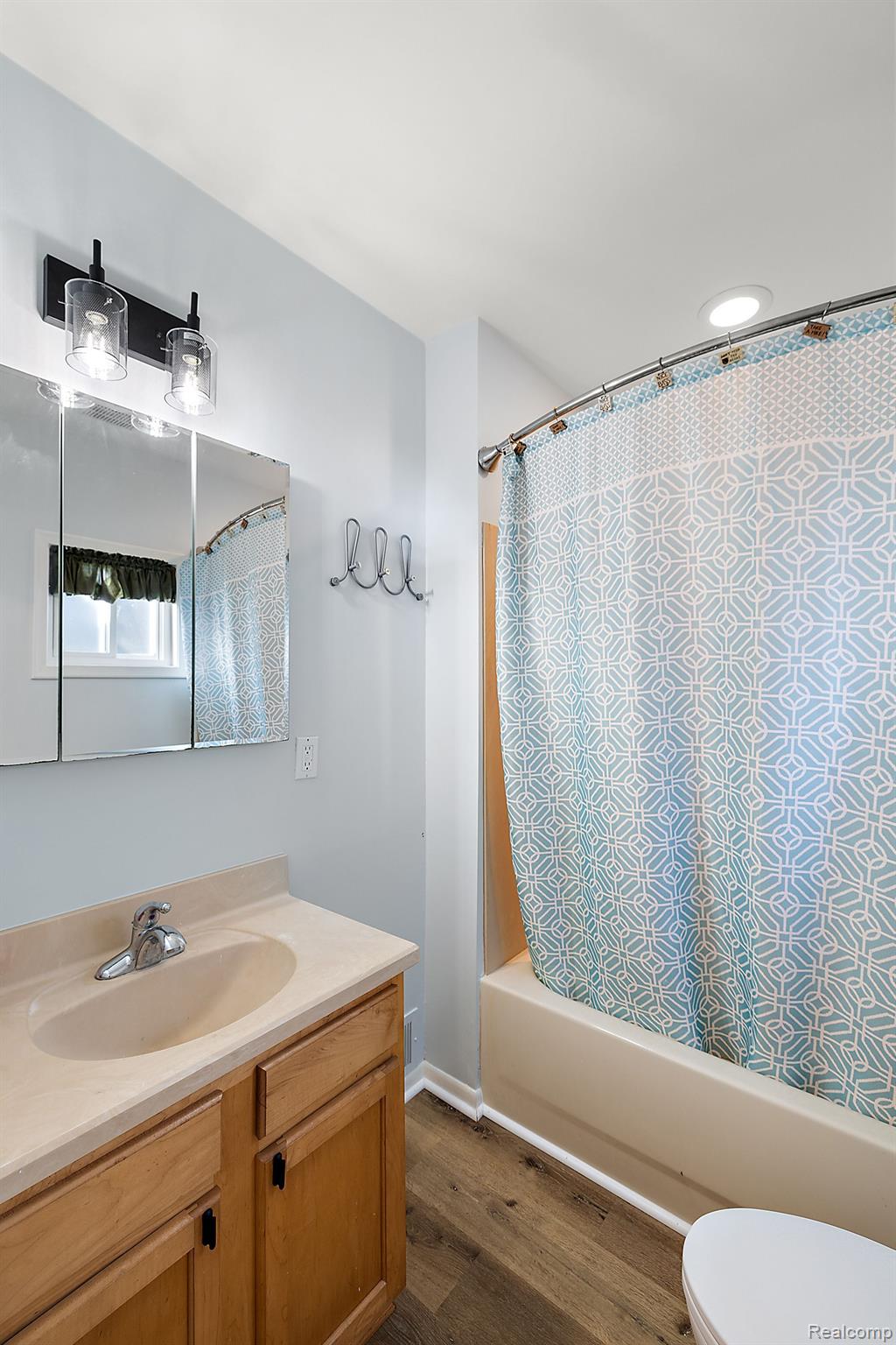 5956 SILVER BIRCH Road