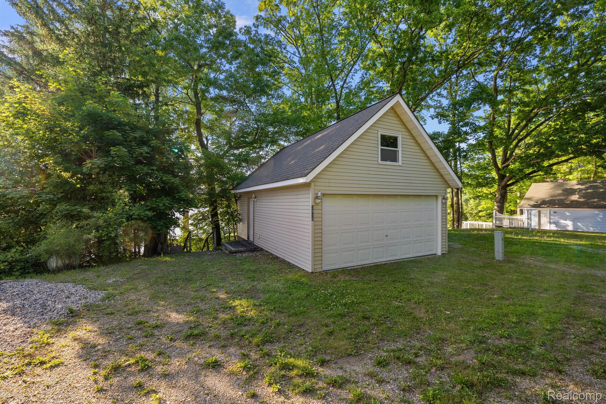 5956 SILVER BIRCH Road