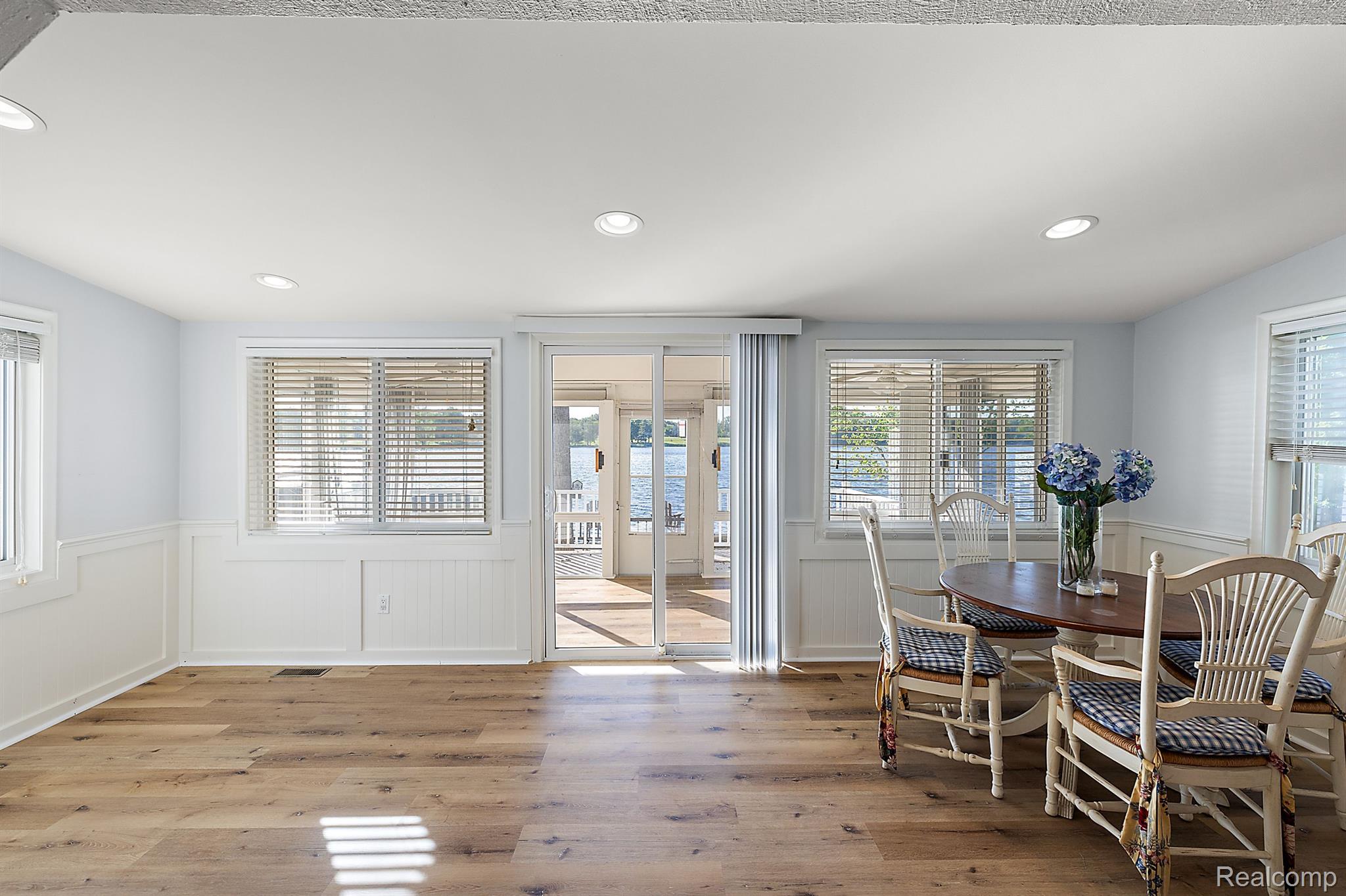 5956 SILVER BIRCH Road