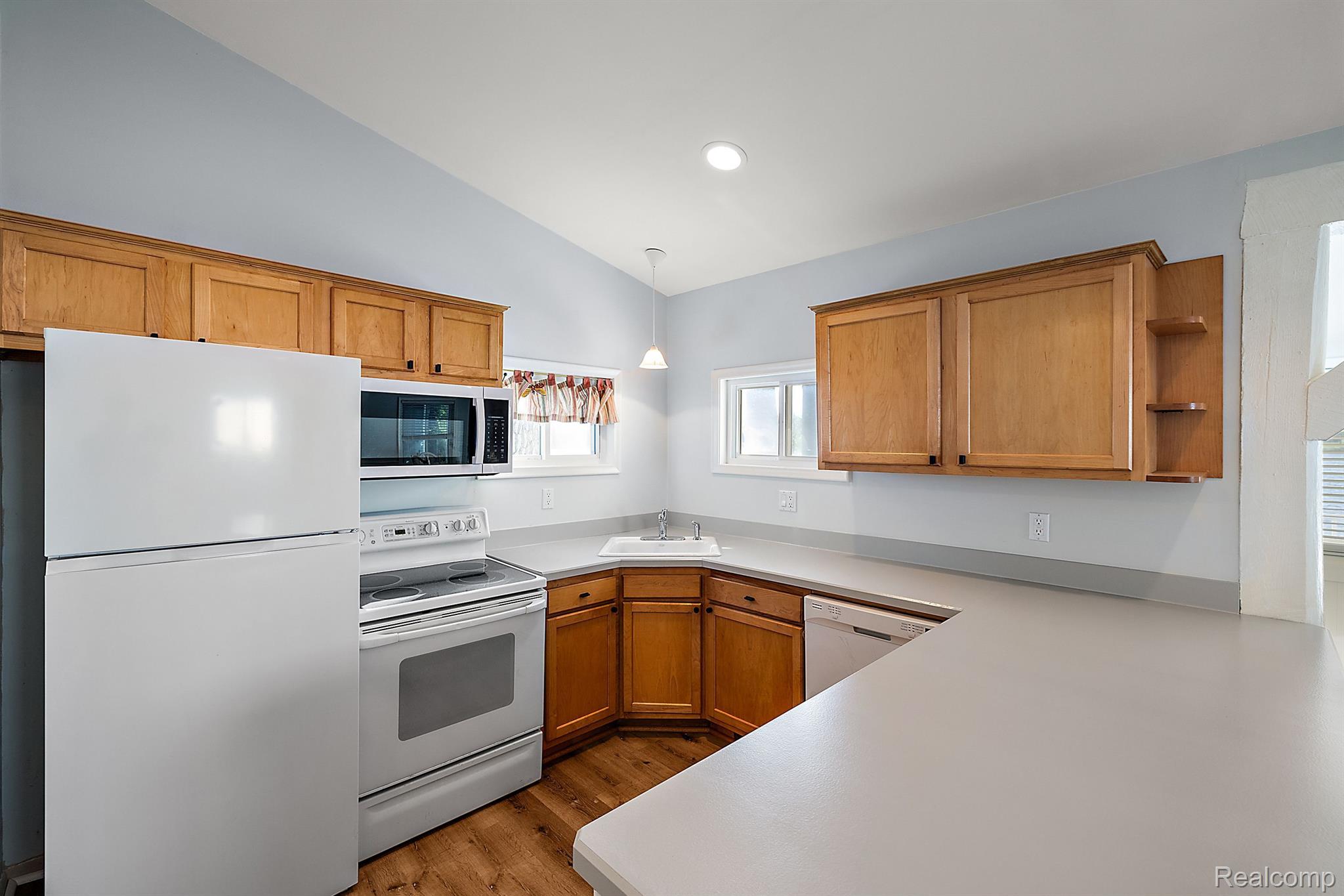 5956 SILVER BIRCH Road