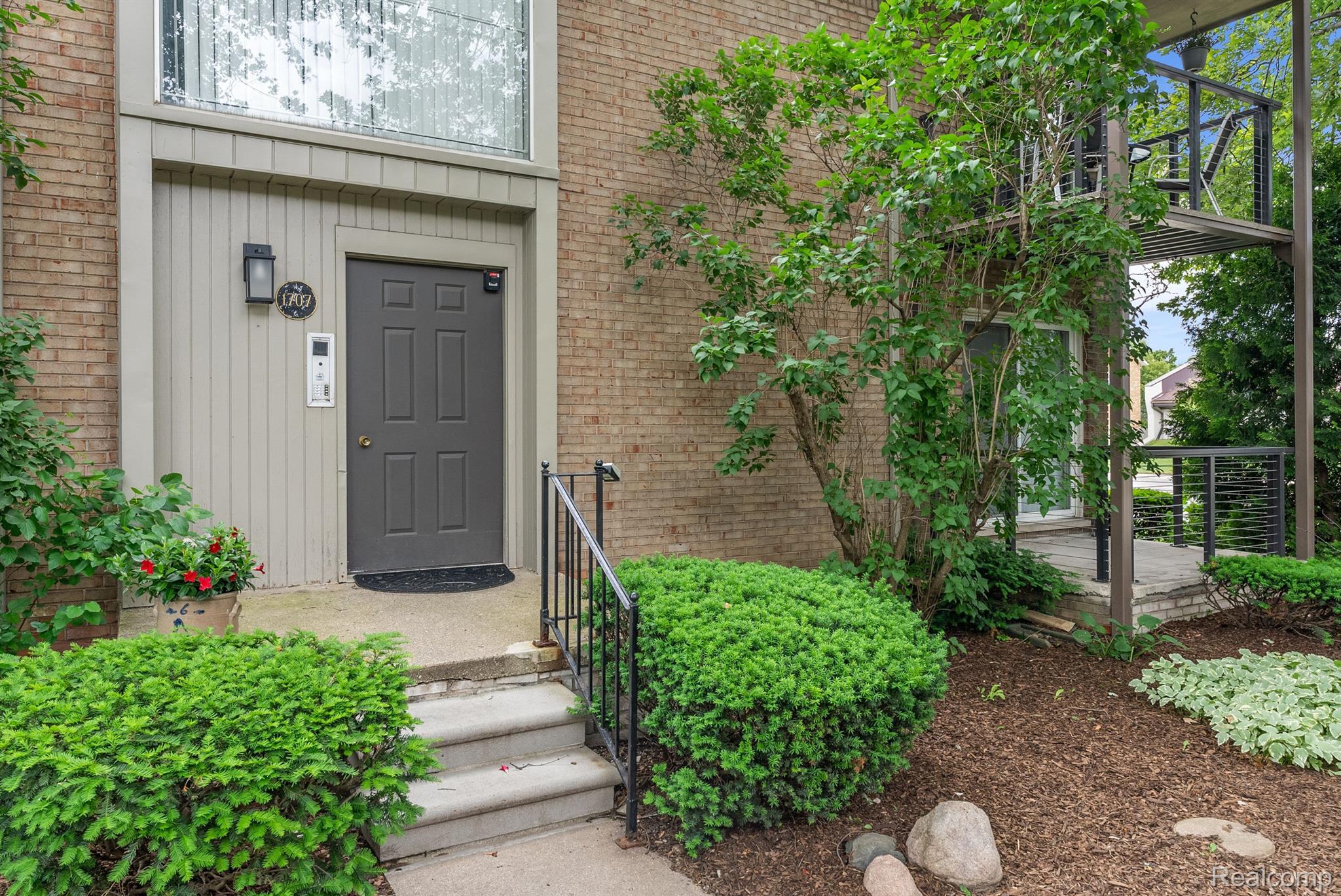 1707 E 14 MILE Road A