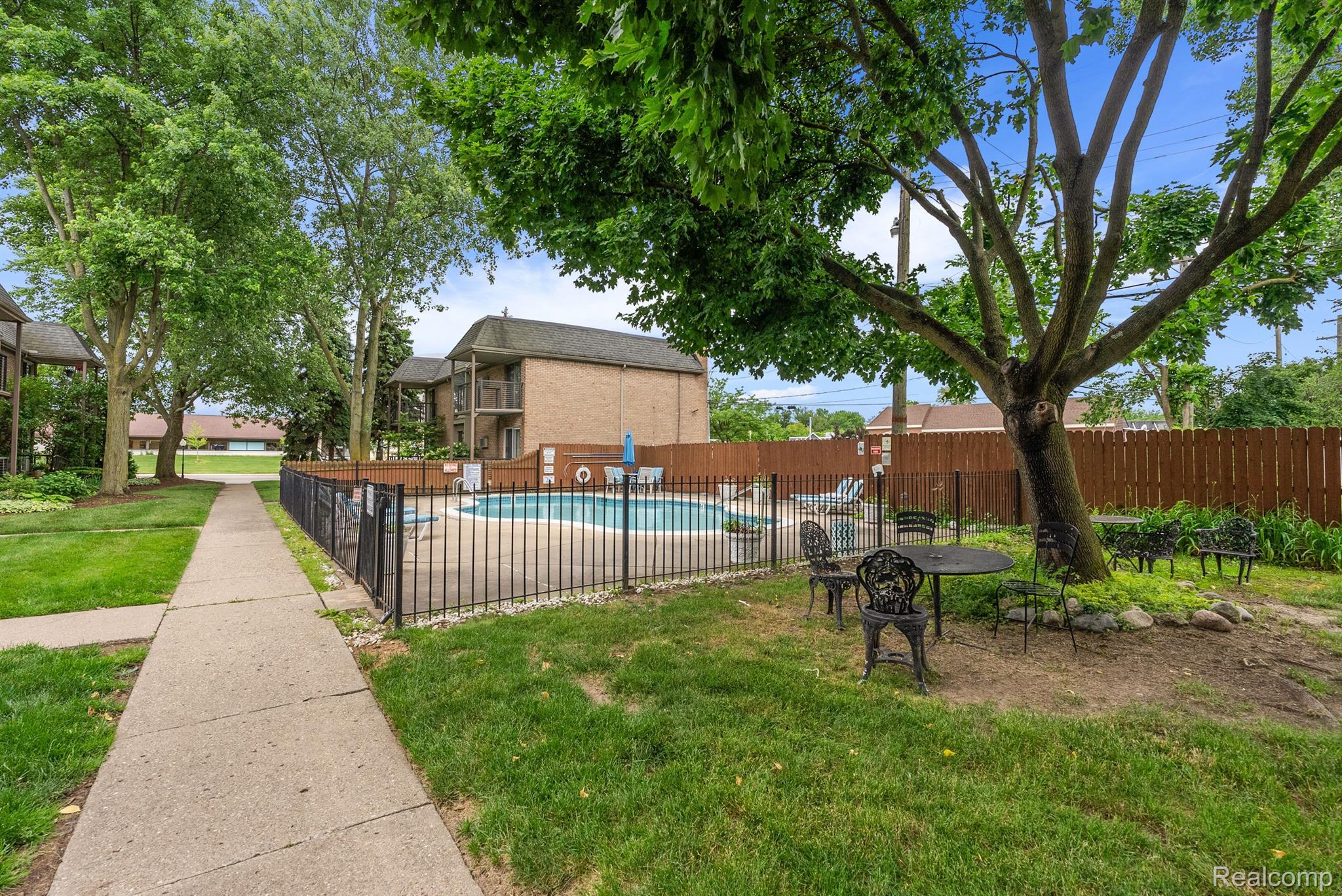 1707 E 14 MILE Road A