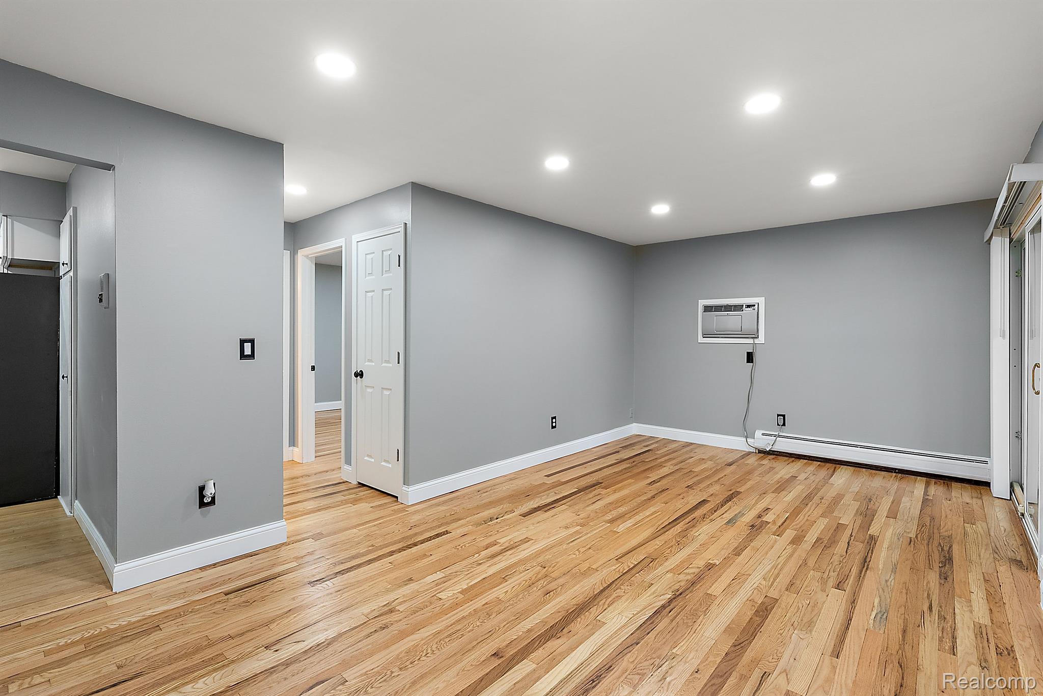 1707 E 14 MILE Road A