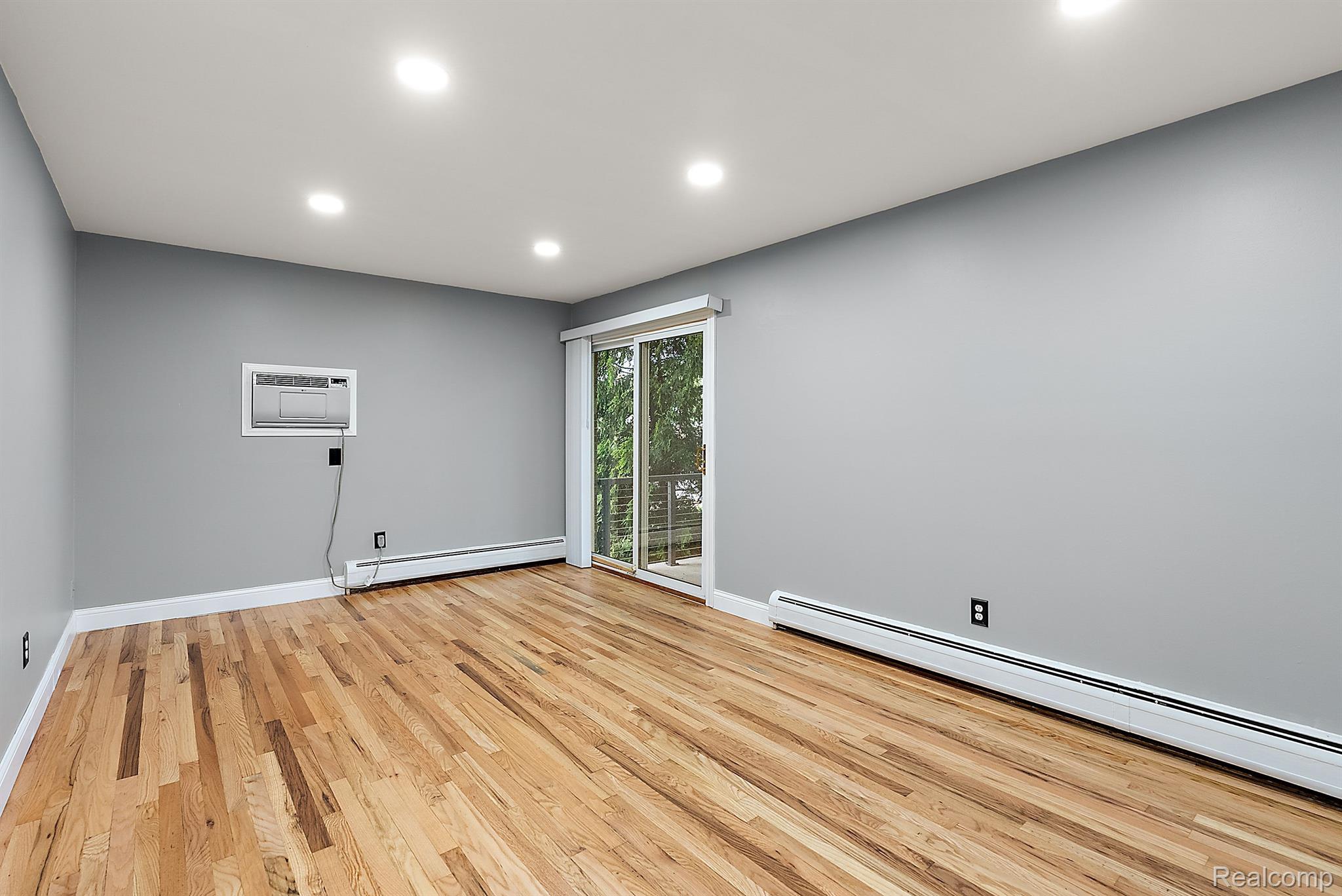 1707 E 14 MILE Road A