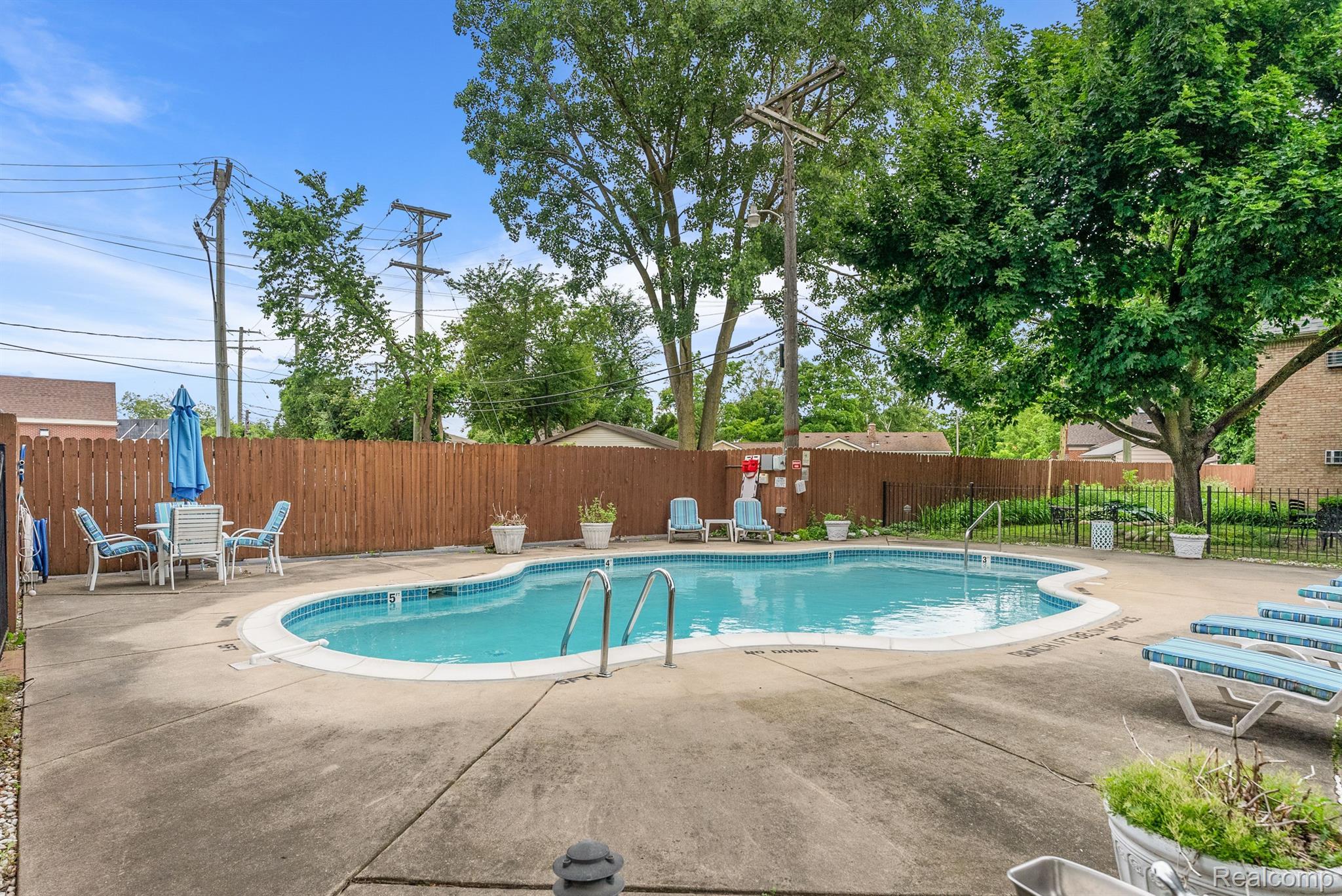 1707 E 14 MILE Road A