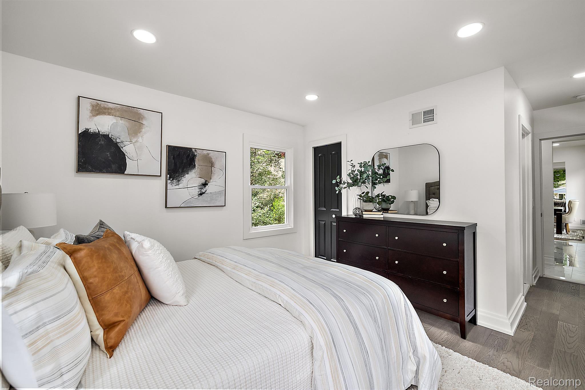 2365 BEVERLY Boulevard