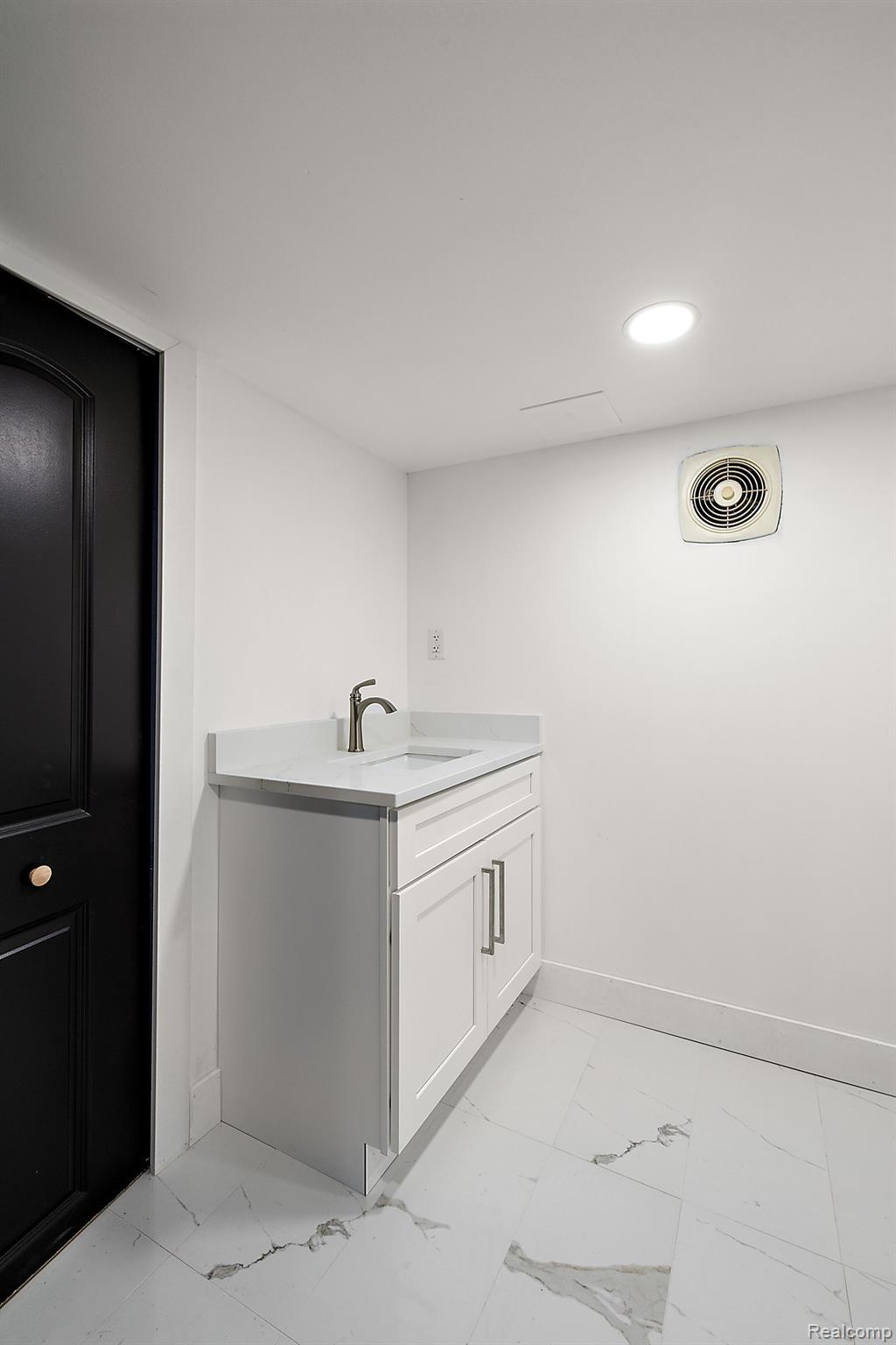 2365 BEVERLY Boulevard