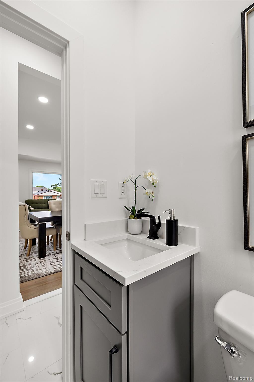 2365 BEVERLY Boulevard