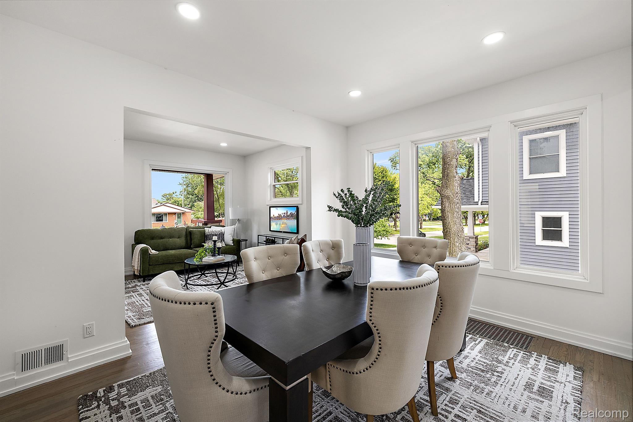 2365 BEVERLY Boulevard