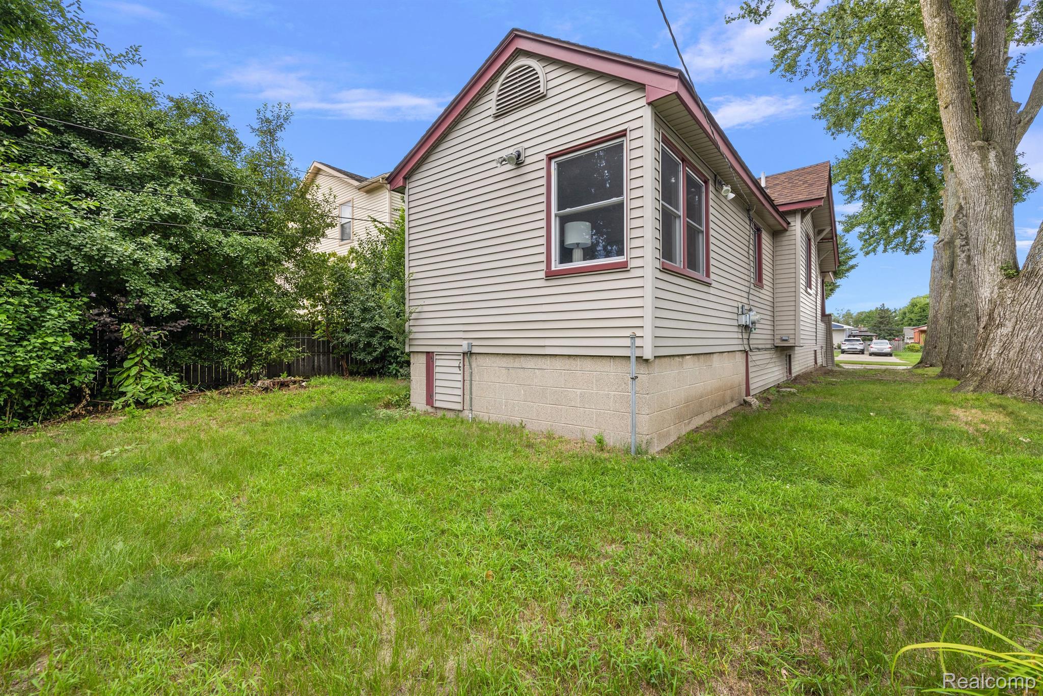 2365 BEVERLY Boulevard