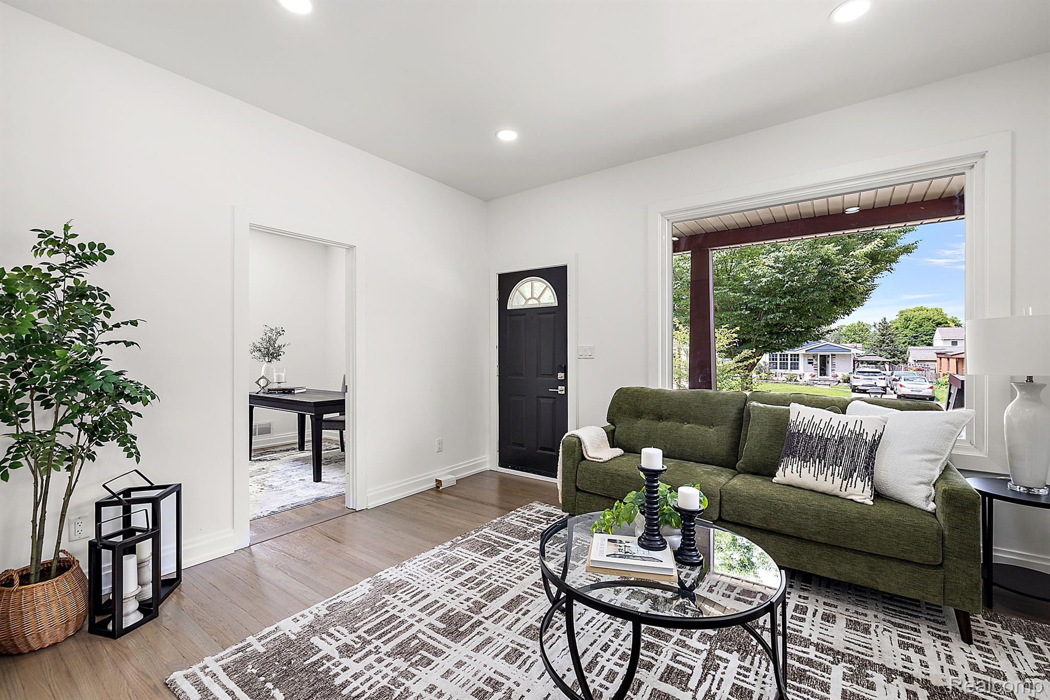 2365 BEVERLY Boulevard