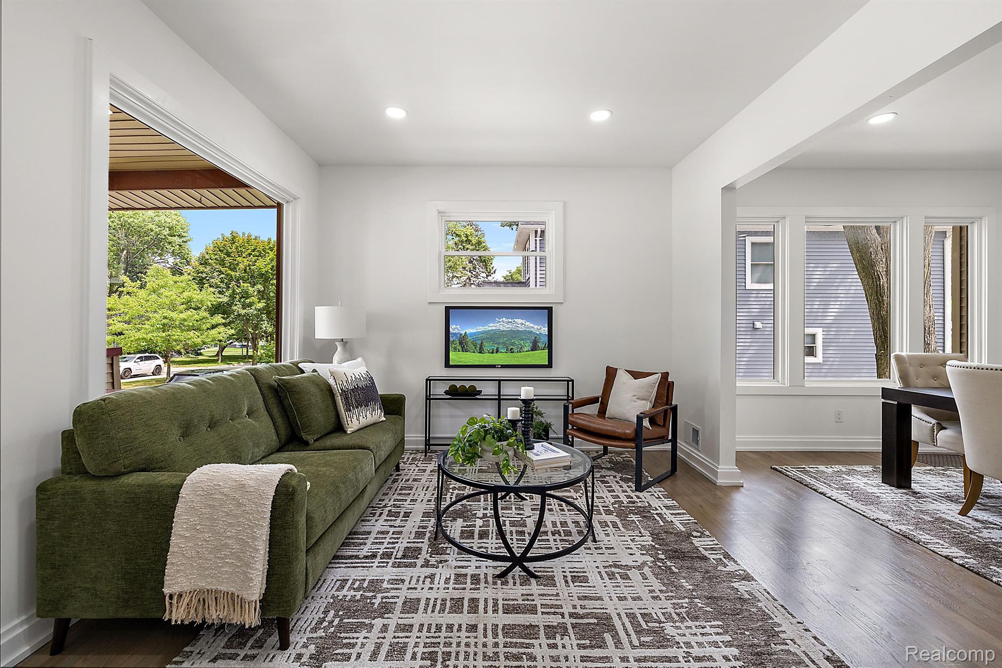 2365 BEVERLY Boulevard